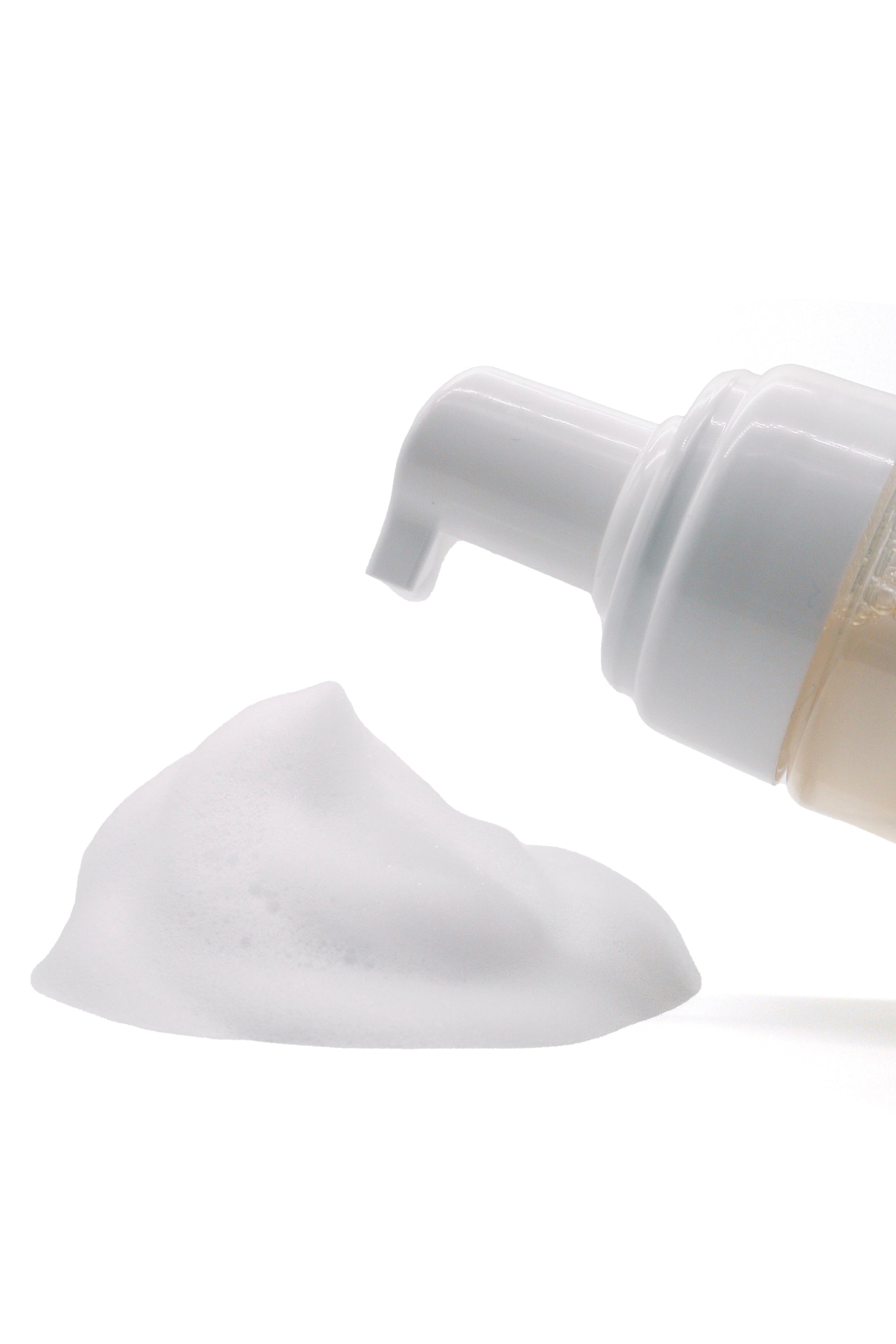 MAGNIFF ボタニカルホイップ洗顔 / 100ml