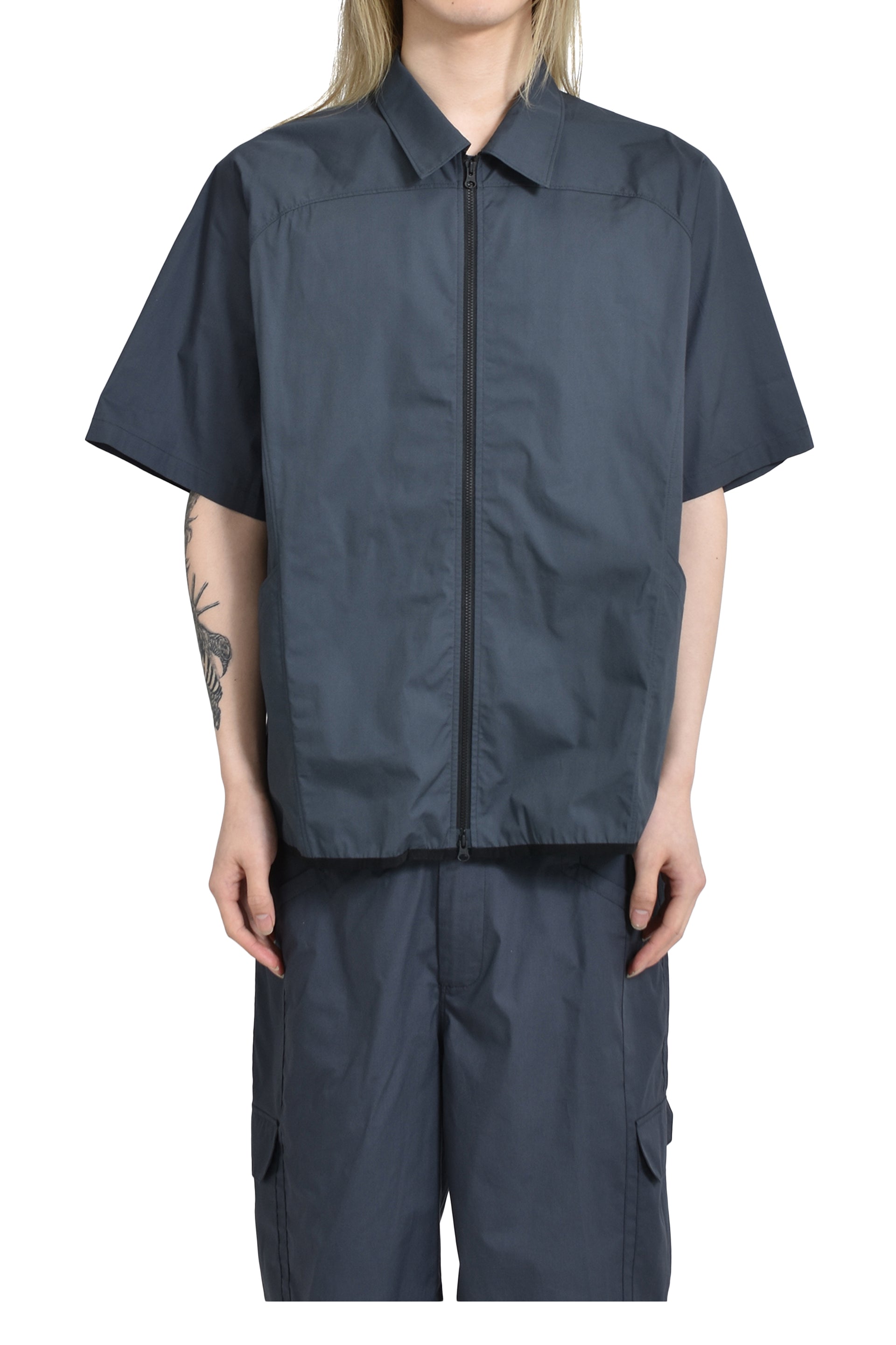 GR10K POPLIN ZIPPED SHORT SLEEVE SHIRT / CONVOY GRY