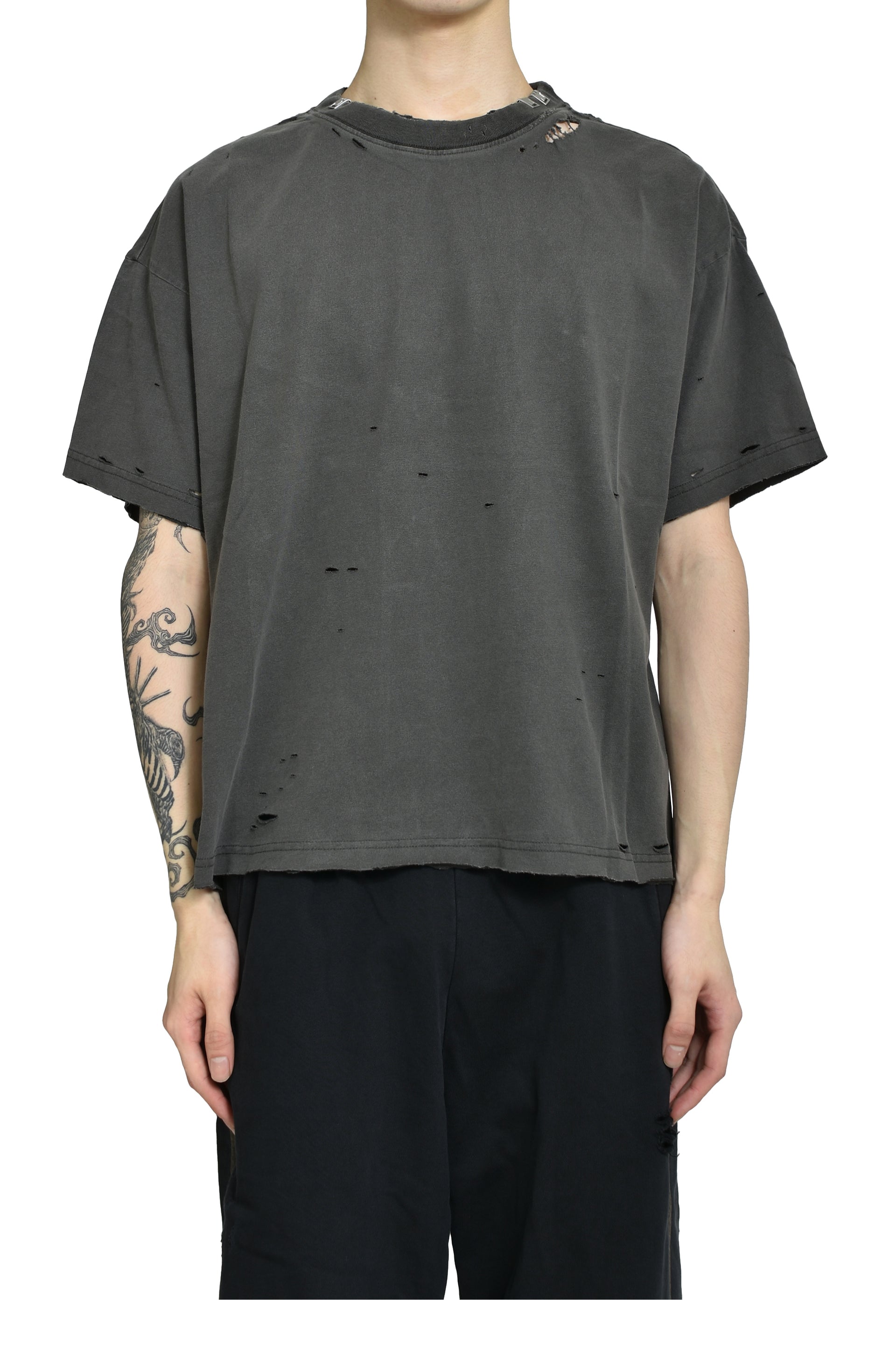 PIERCED TEE / FADED BLACK