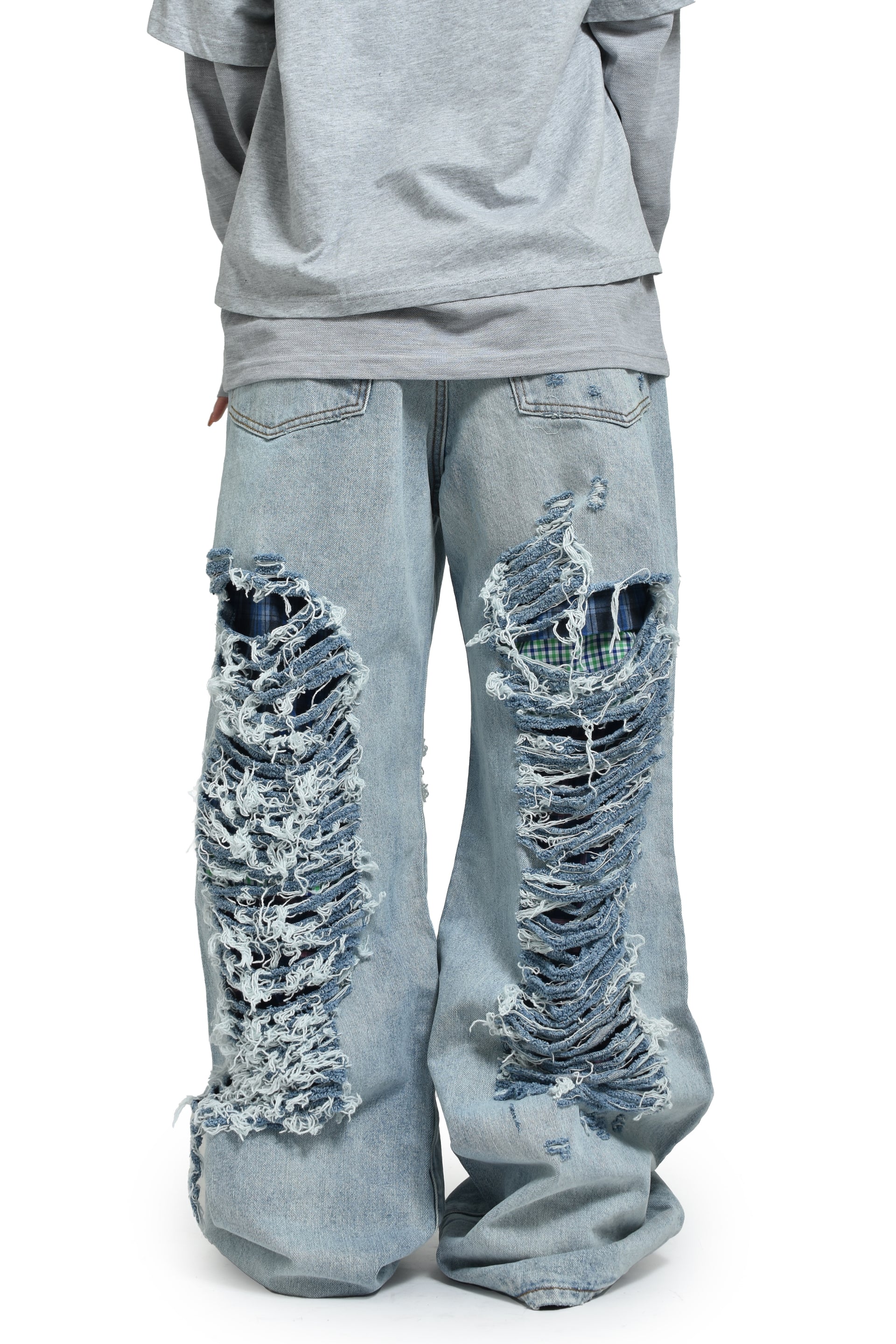 DISTRESSED JEANS / DENIM