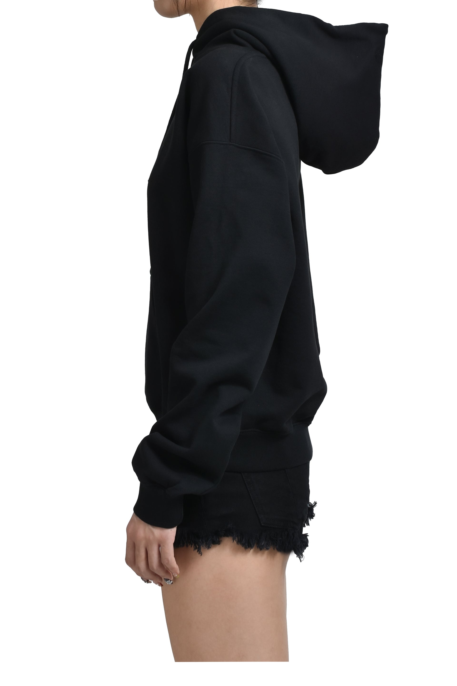 LOGO FITTED HOODIE / BLK