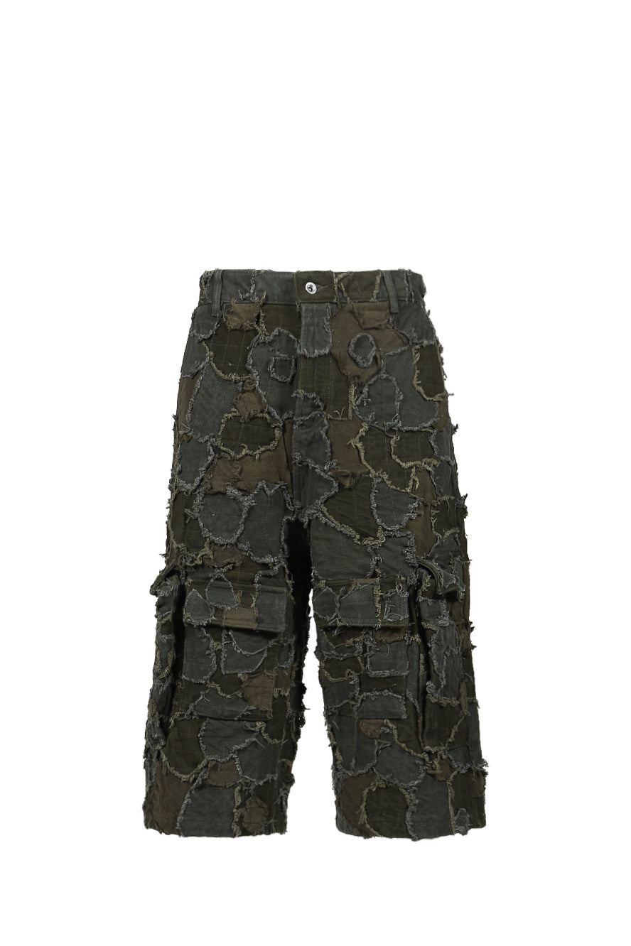 WHO DECIDES WAR FIELD CAMO CARGO SHORT / OLV
