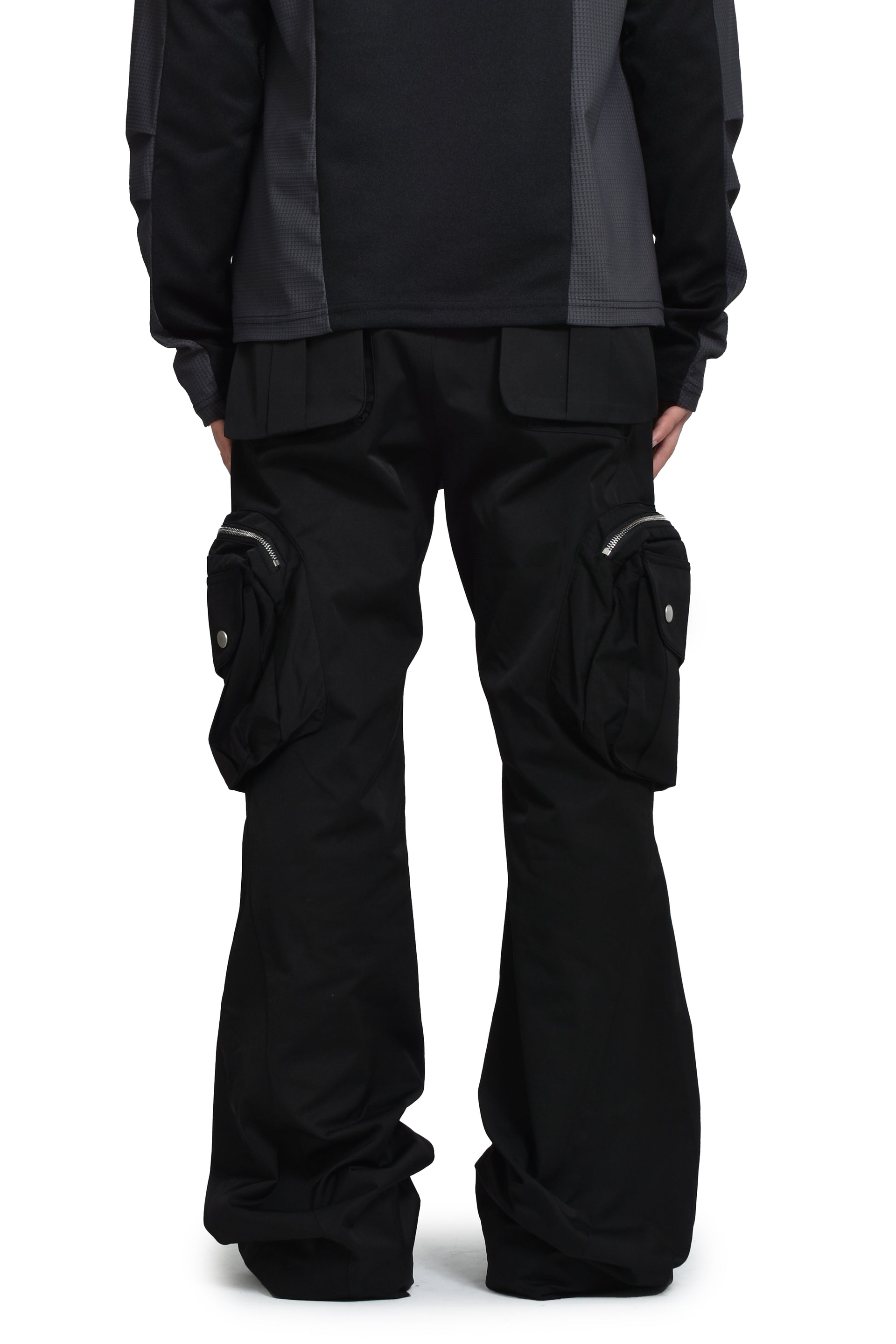 FFFPOSTALSERVICE FLARE CARGO V5 / BLK