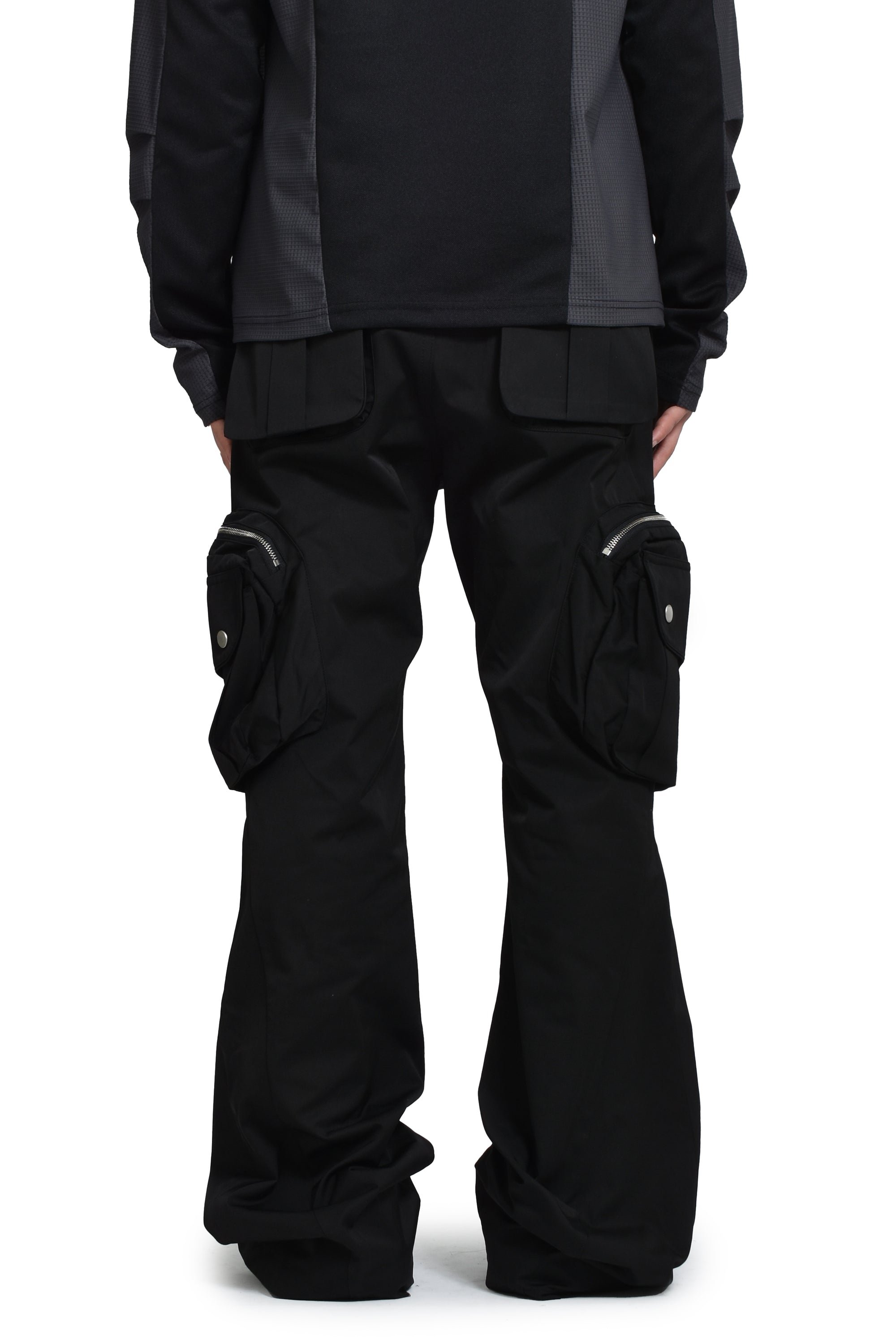 FFFPOSTALSERVICE FLARE CARGO V5 / BLK