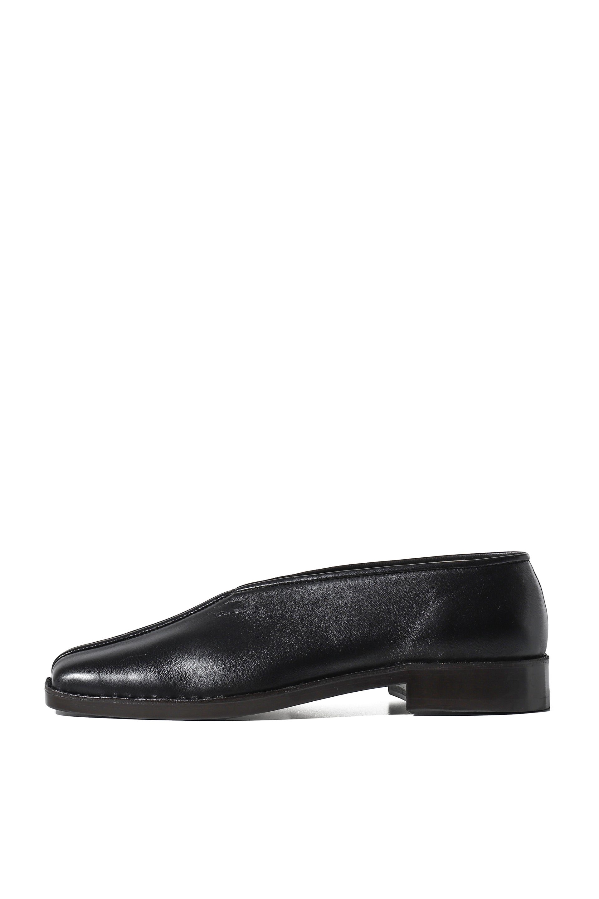 LEMAIRE FLAT PIPED SLIPPERS / BLK