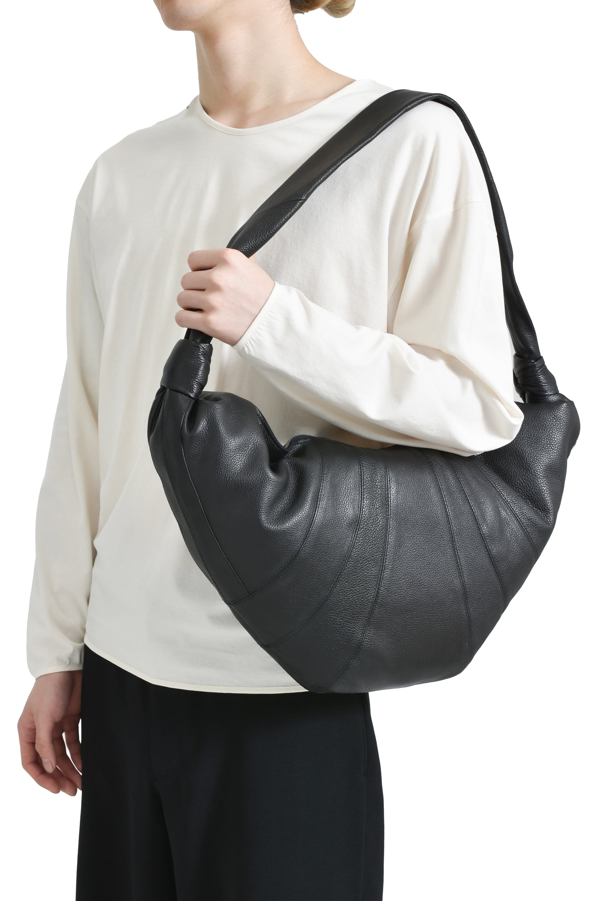 LEMAIRE LARGE CROISSANT BAG / BLK