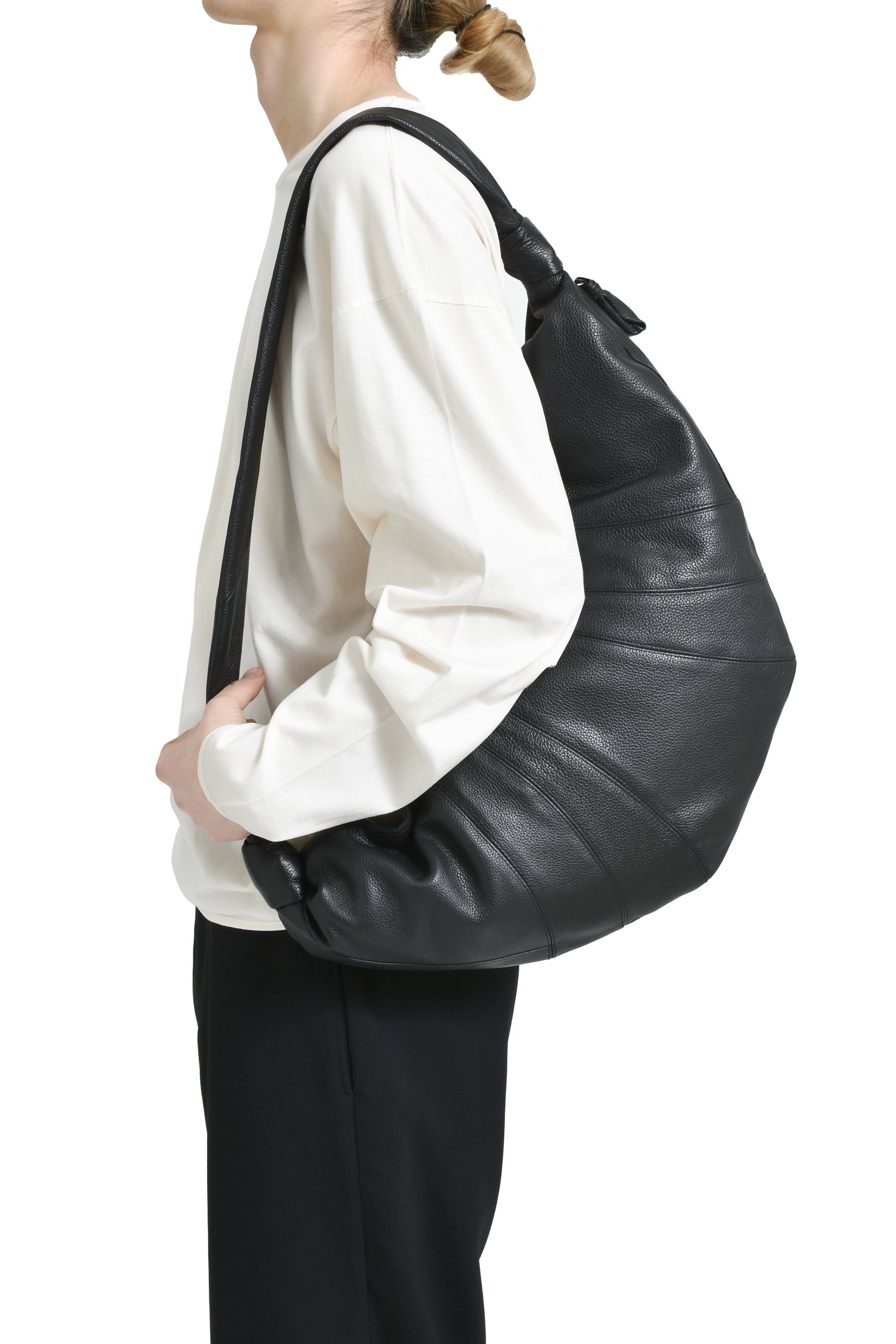 LEMAIRE LARGE CROISSANT BAG / BLK