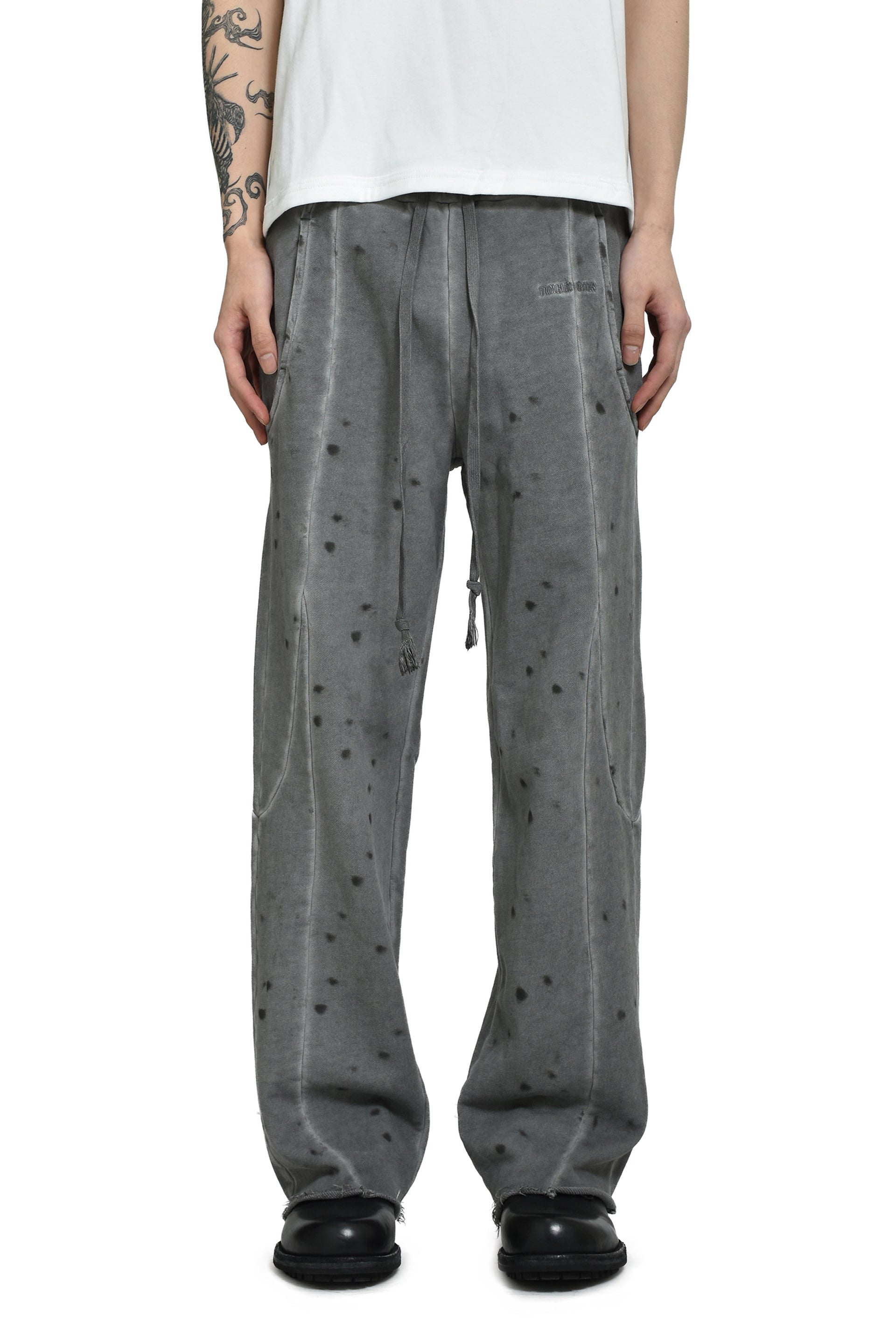 DIRTY SWEATPANTS / GREY