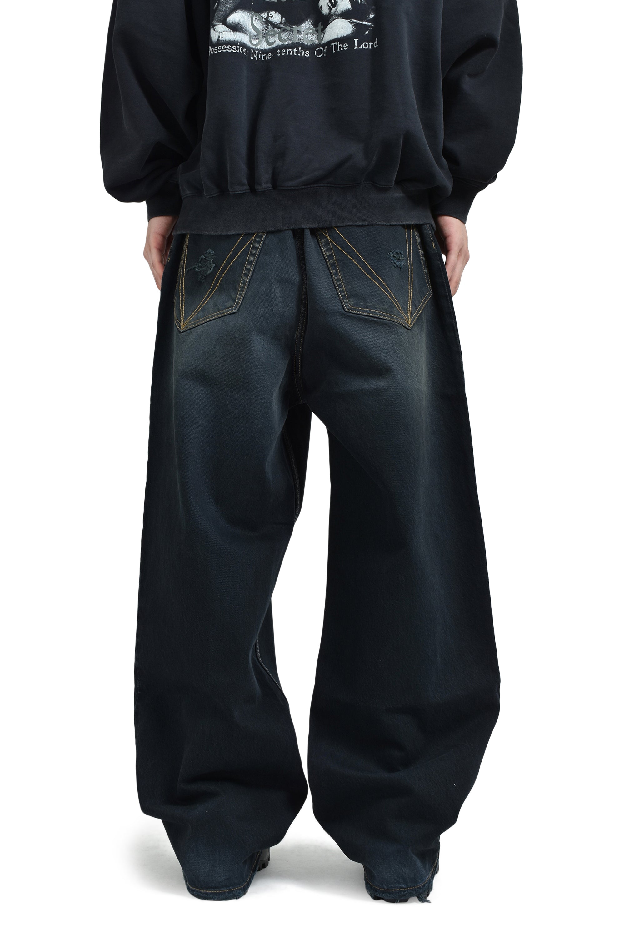 DISTRESSED BAGGY JEANS / BLKOUT