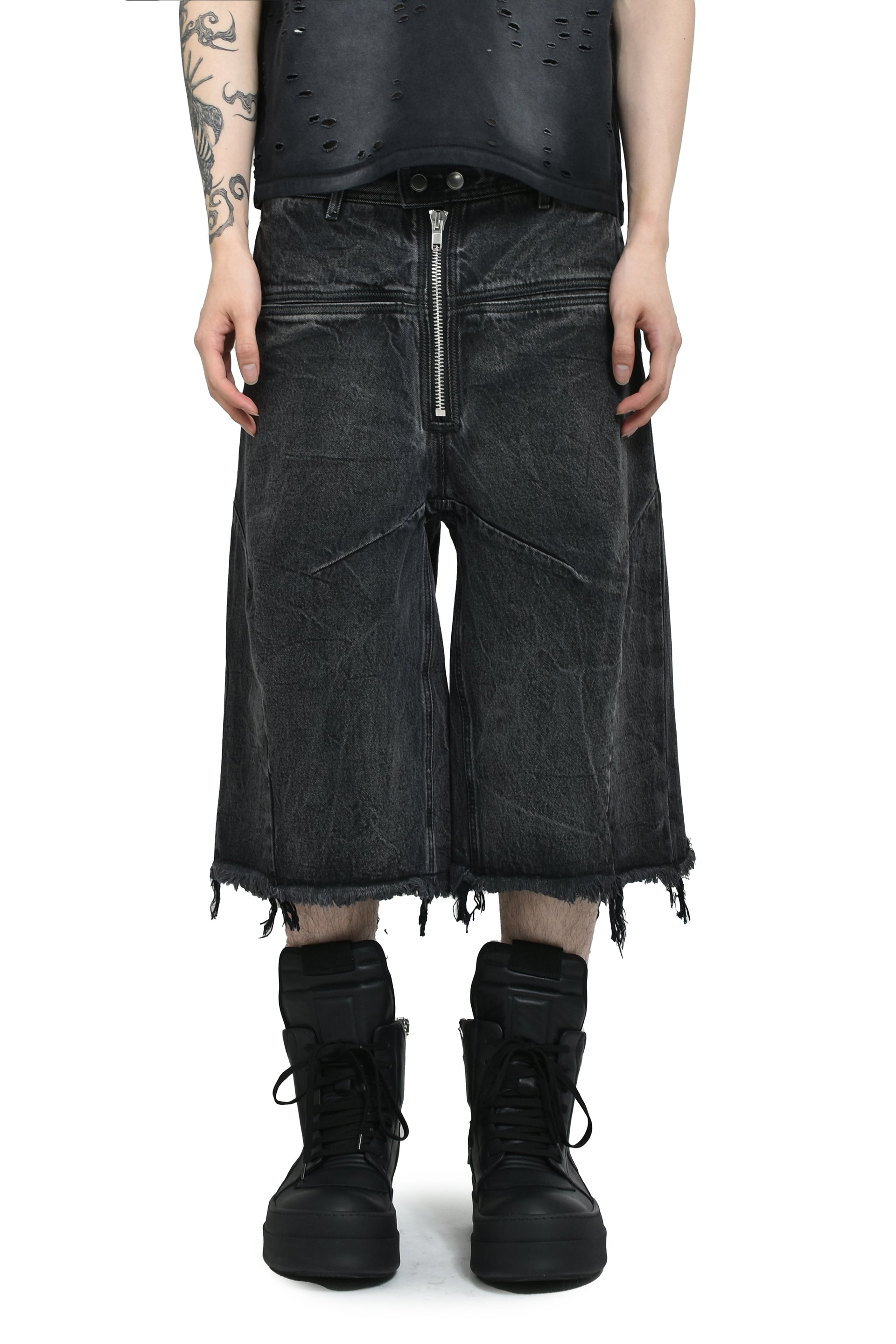 FRONT ZIP BAGGY DENIM SHORTS / BLK