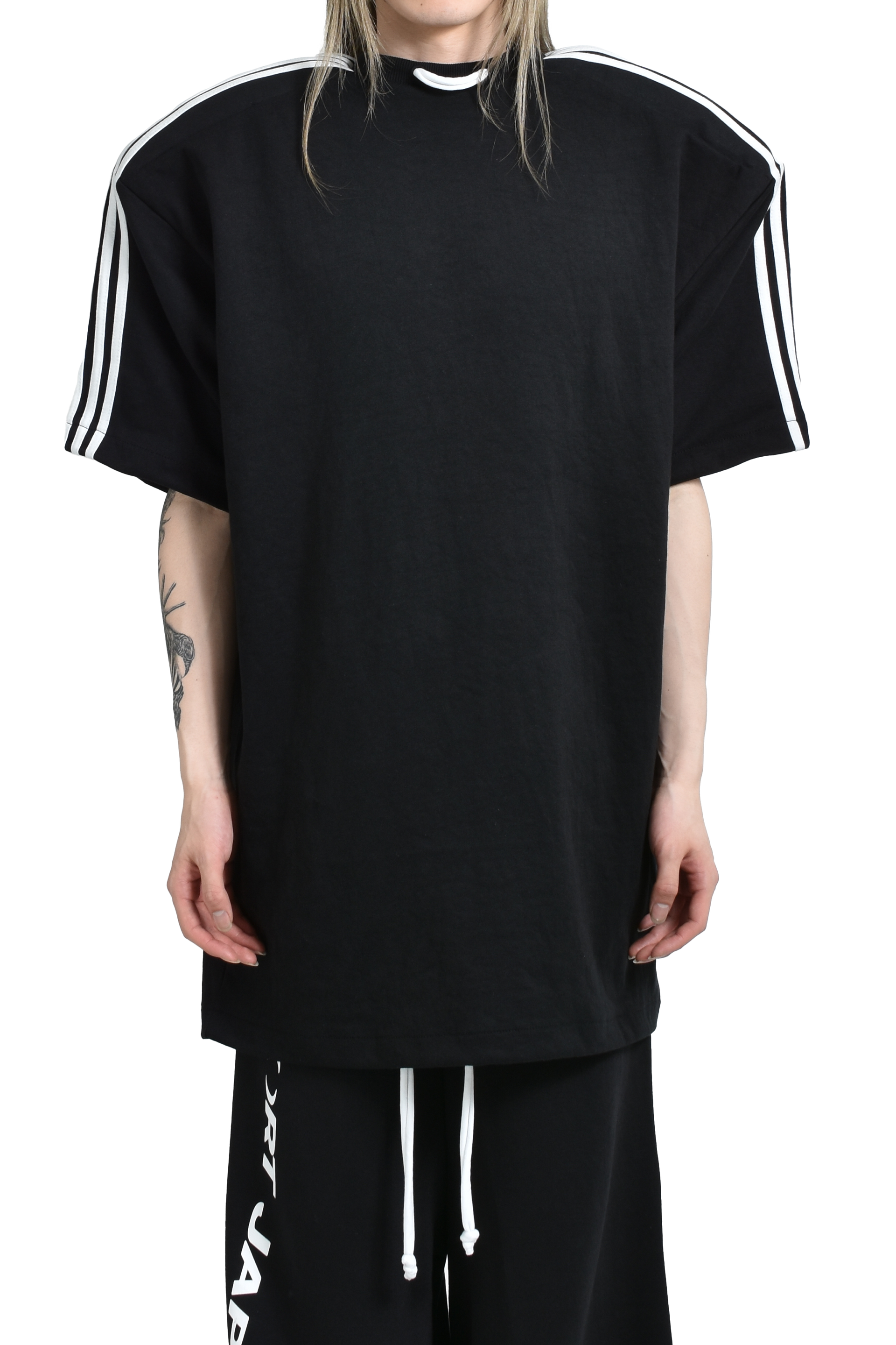 YORI SPORT 5STRIPE PADDED T-SHIRT(EXCLUSIVE) / BLK
