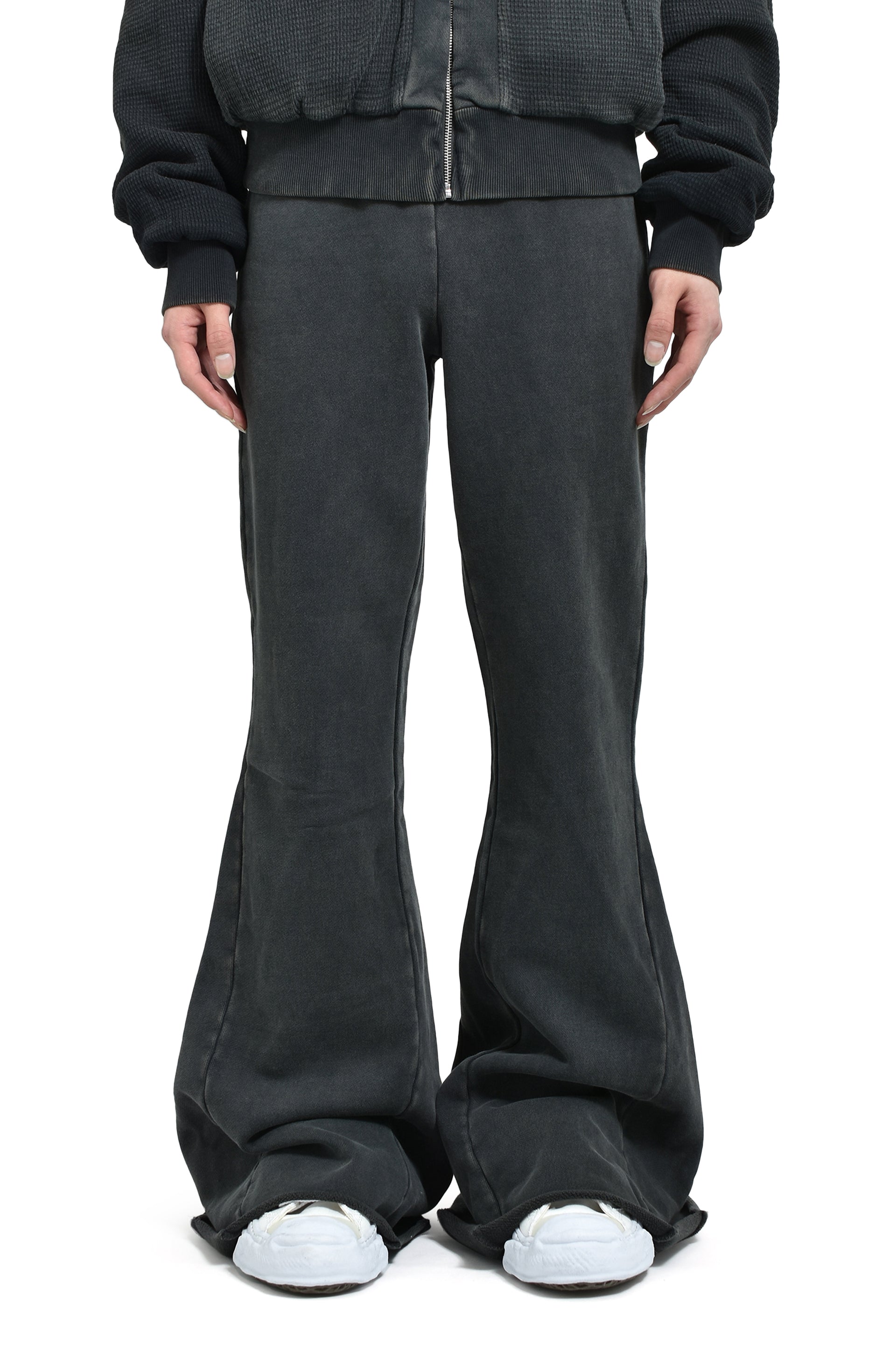 entire studios HEAVY FLARE / WASHED BLK