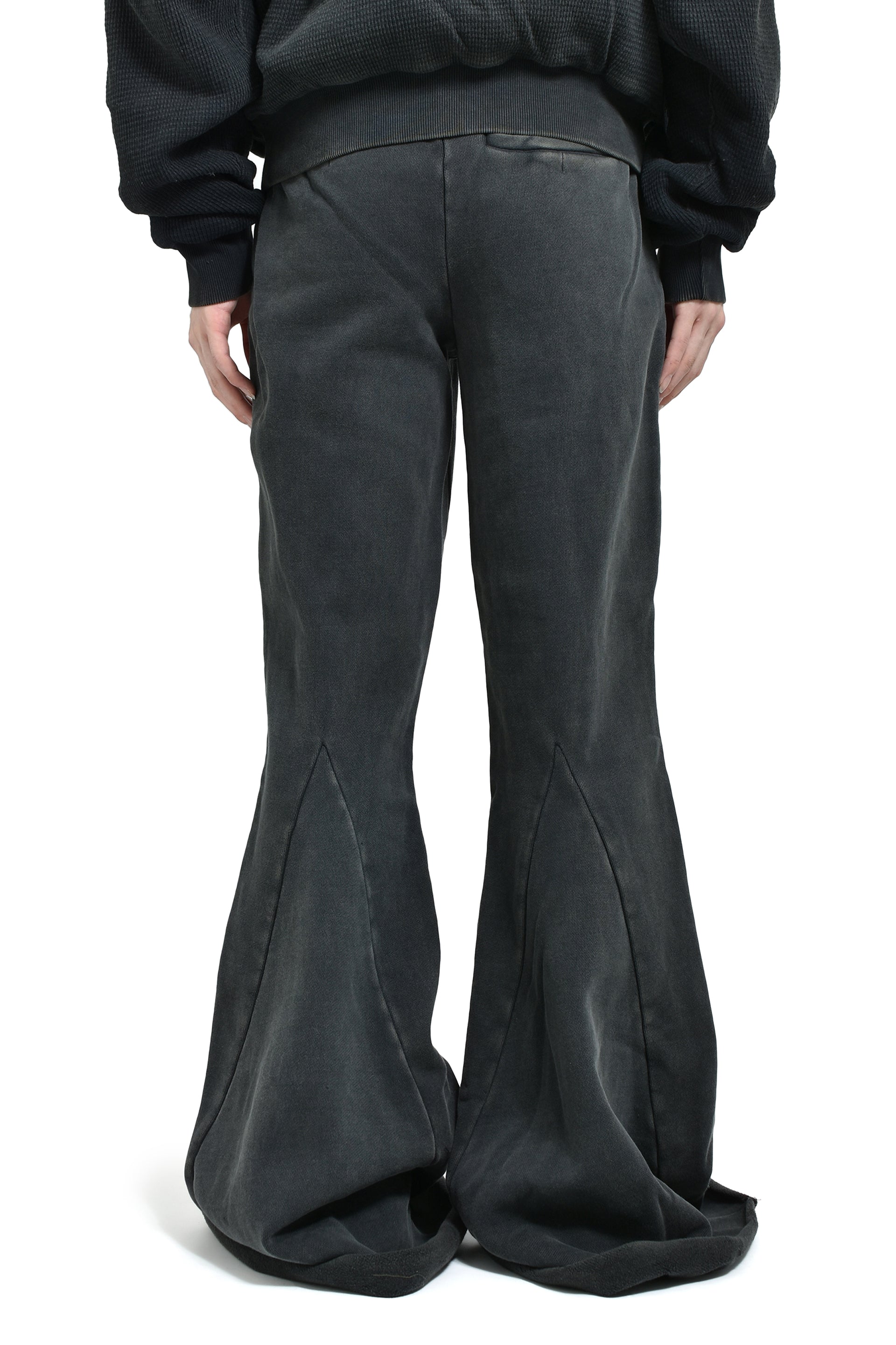 entire studios HEAVY FLARE / WASHED BLK