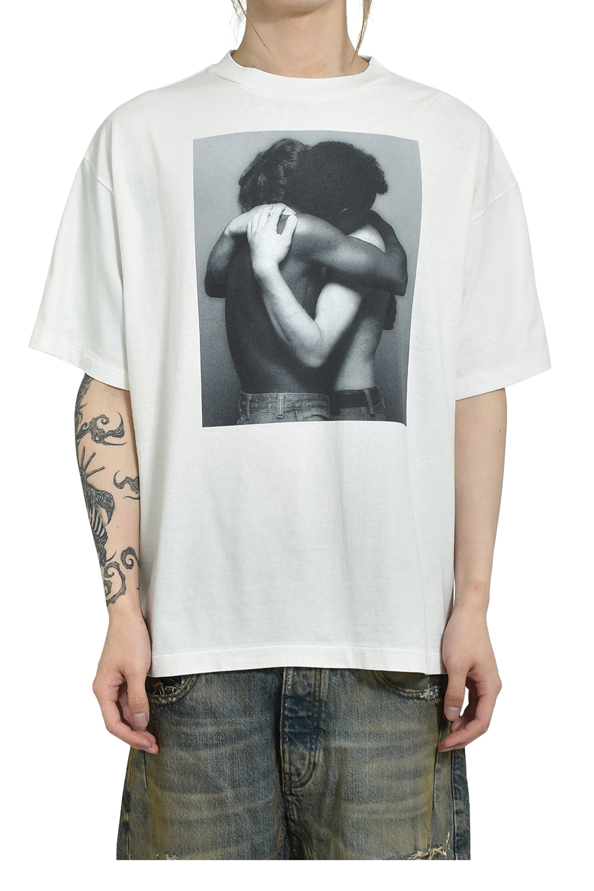 SAINT Mxxxxxx × Robert Mapplethorpe SS25 MT_SS TEE/EMBRACE / WHT