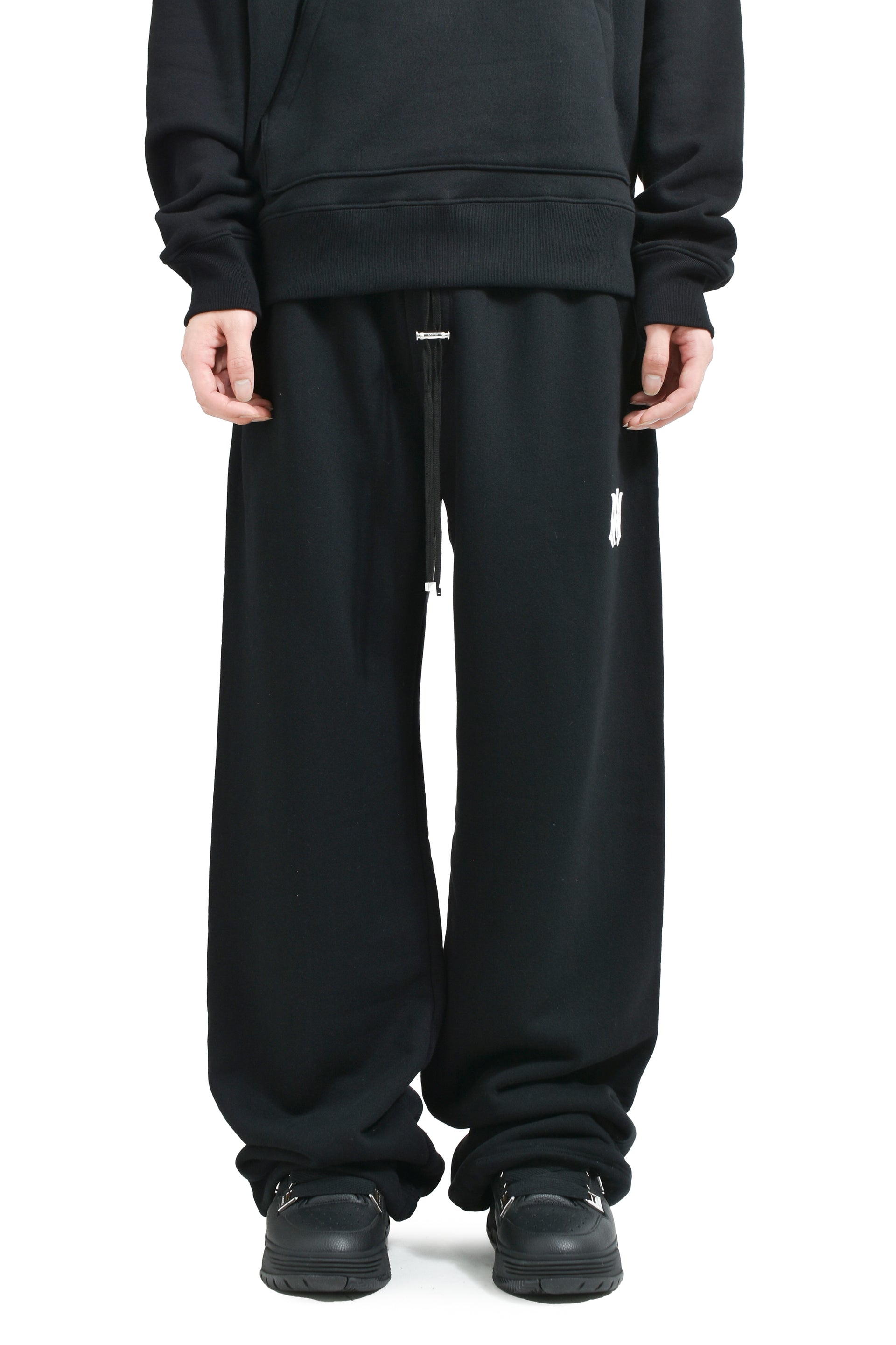 MA CORE LOGO SWEATPANT / BLK