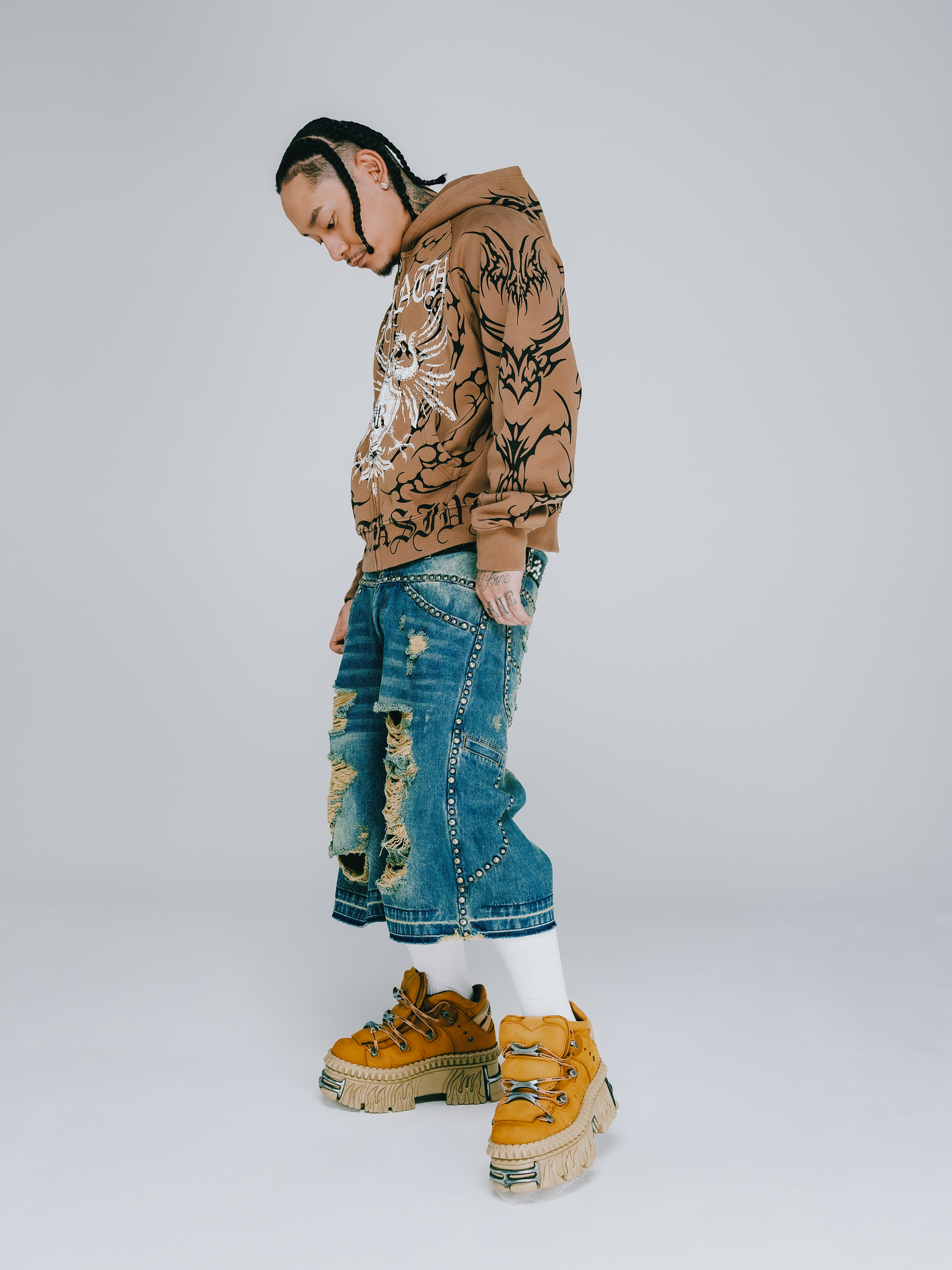 BREATH SUICIDE STUDS DENIM SHORTS / IND