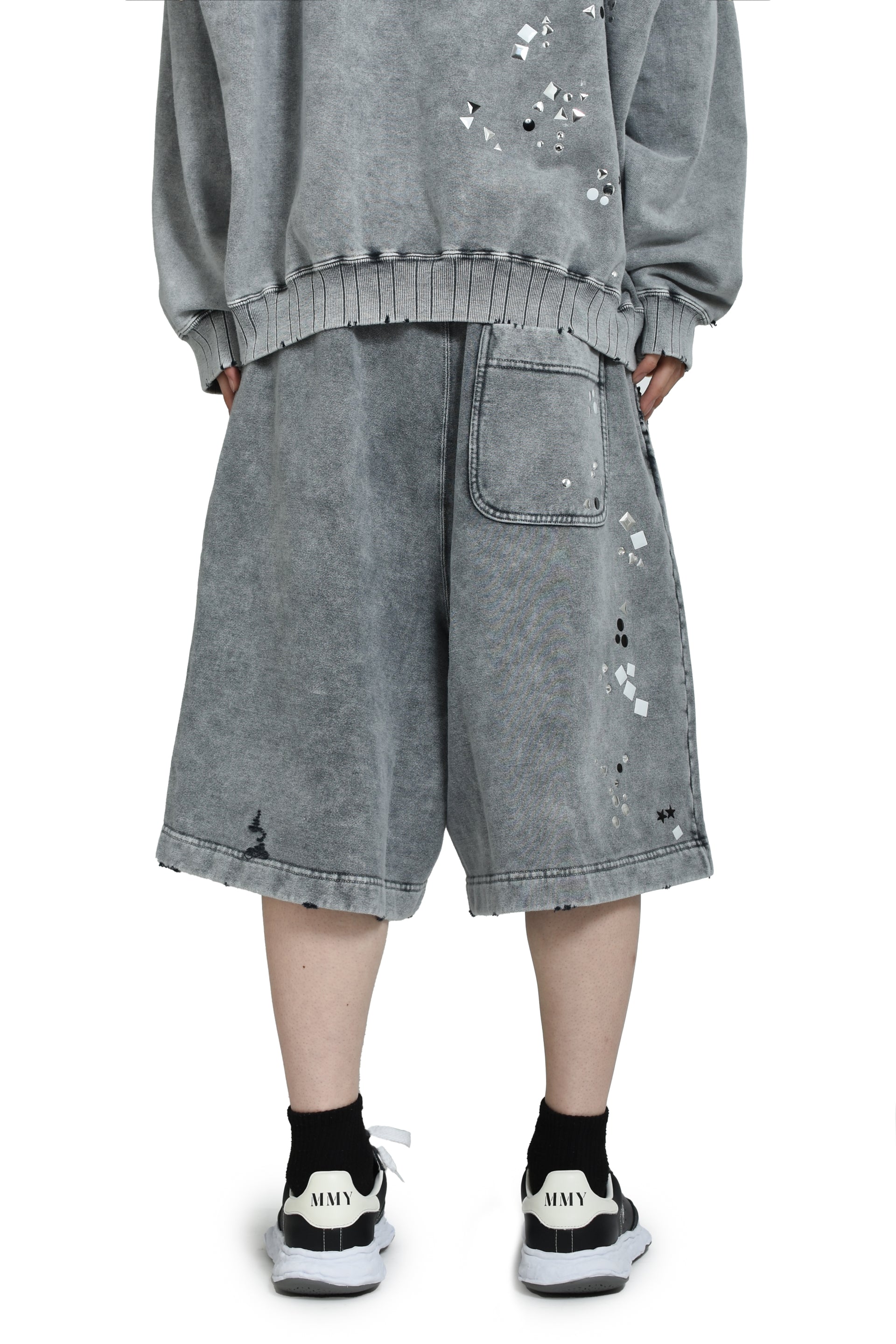 EMBELLISHED BLEACHED SHORTS / GRY