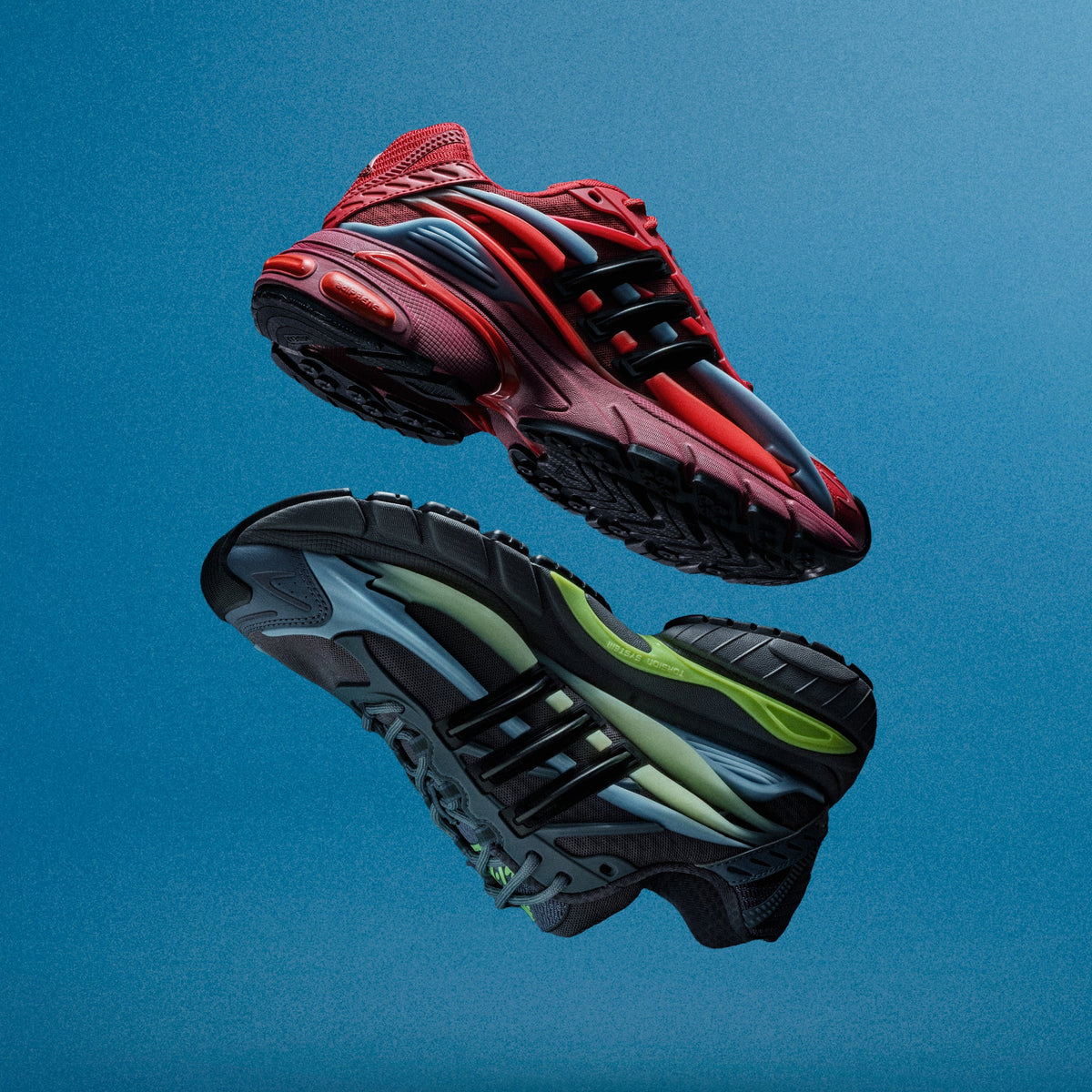 10月24日(土)発売<br>adidas Originals<br>× Pharrell Williams<br>VIRGINIA ADISTAR JELLYFISH<br>"RED" / "STORM"