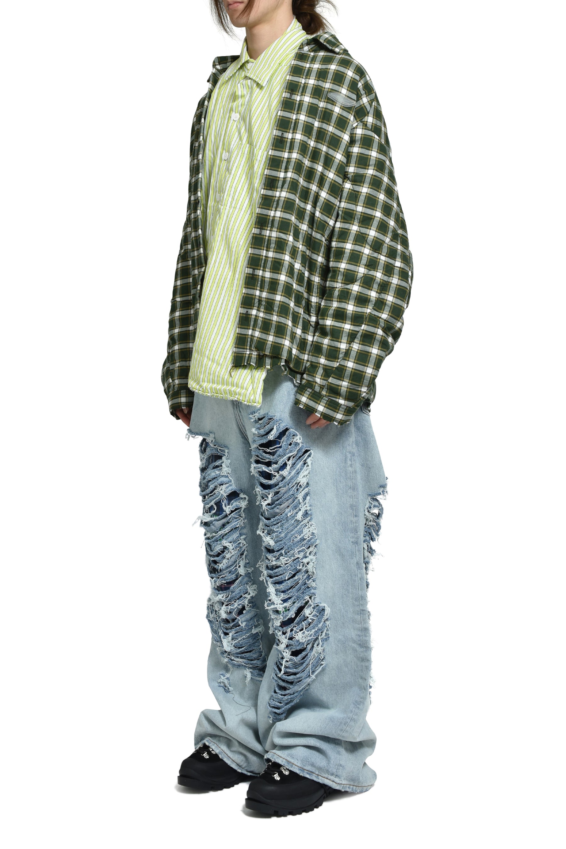 DISTRESSED JEANS / DENIM