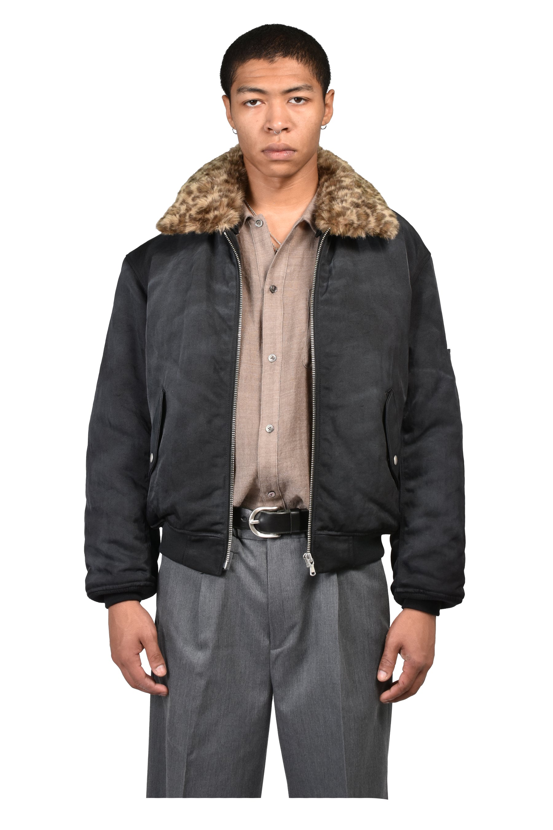 FUZZY LEO COLLAR BOMBER / BLK