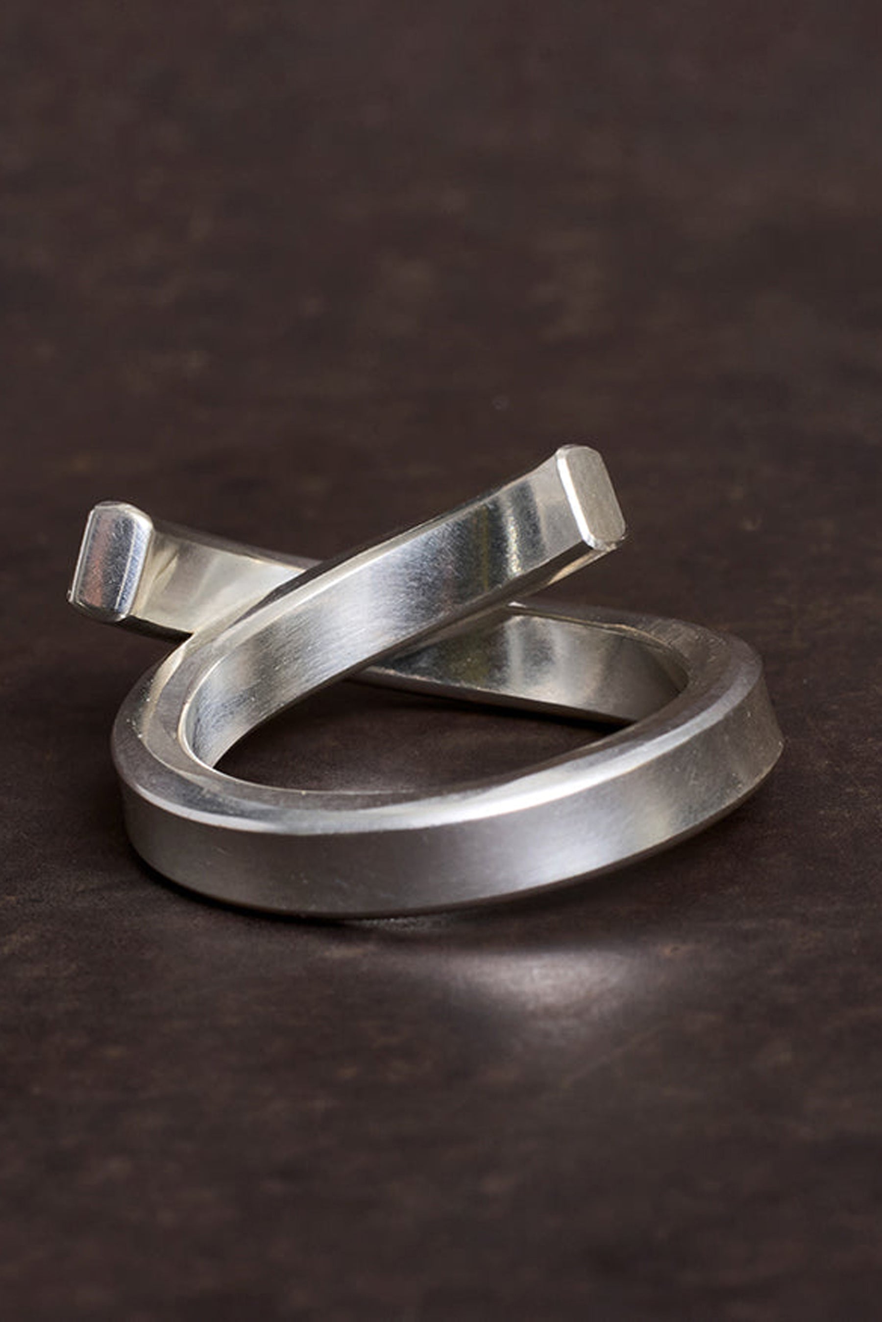 RING EMBRACE / SIL