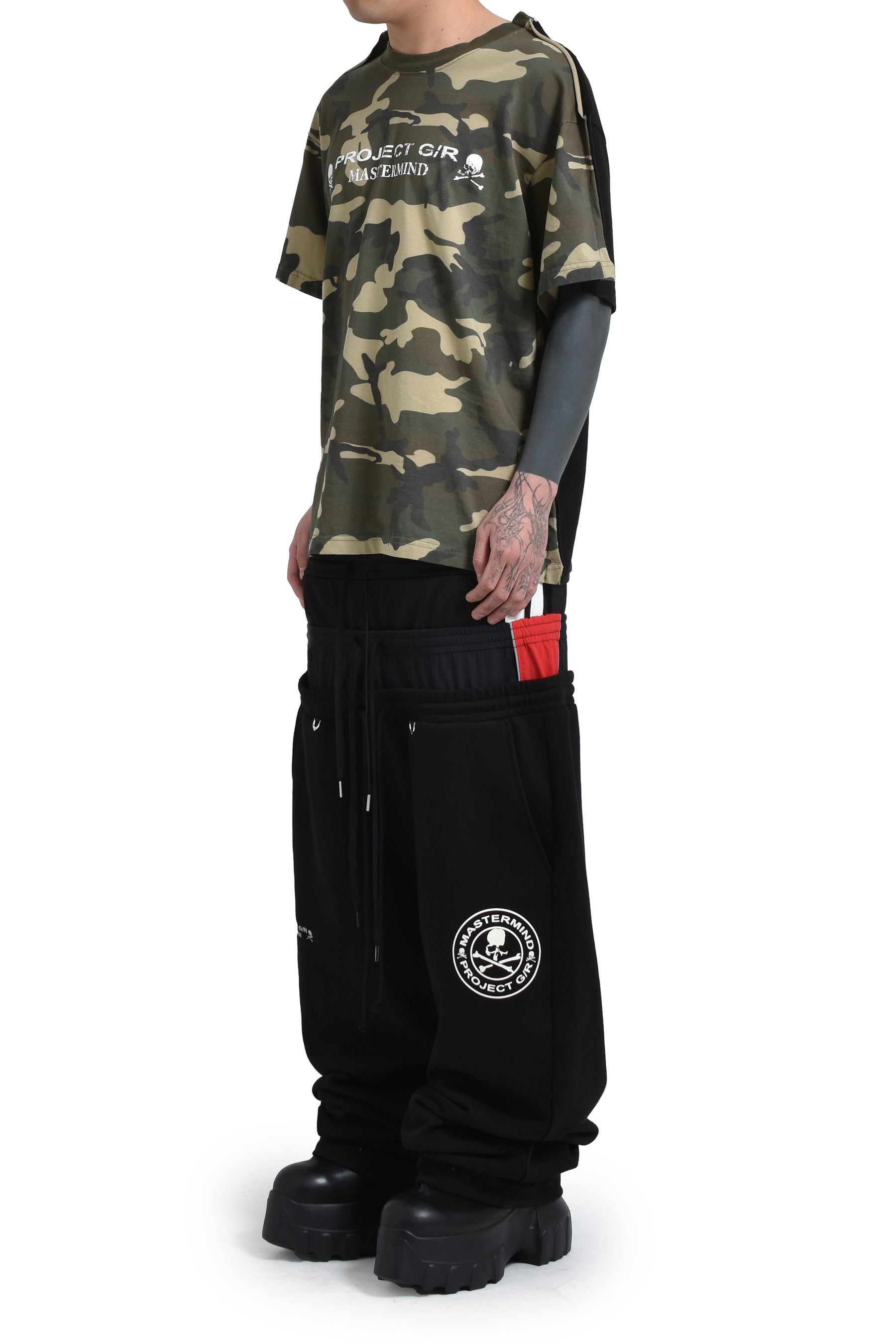 TWO FACED OUTSEAM T-SHIRT / BLK CAMO