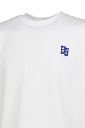 SIGNATURE ZIGZAG TEE / WHT 