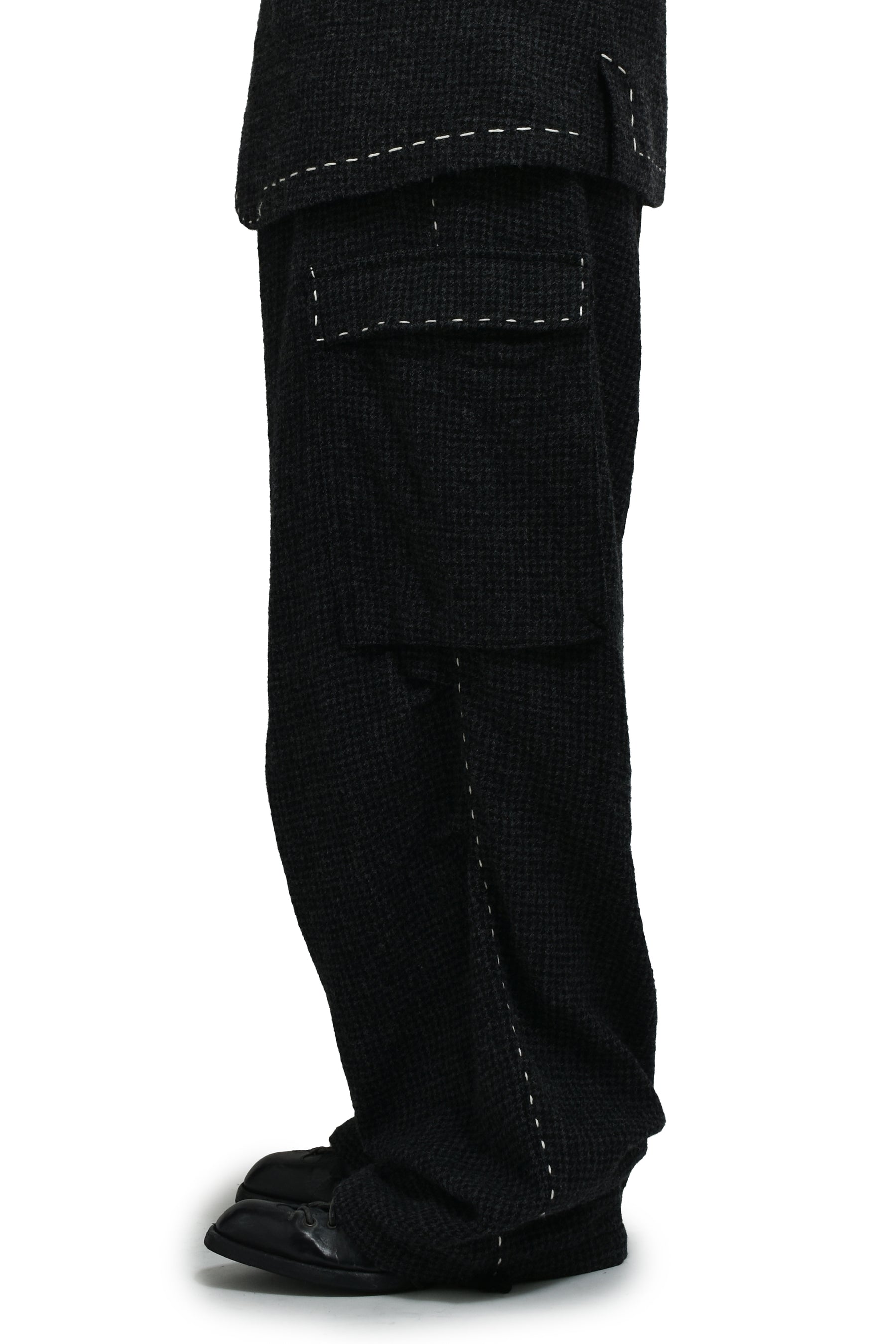 YF-A25-0000-010 / BLK