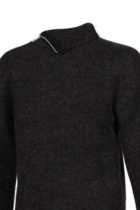 KNIT ZIP TURTLENECK / BURNT