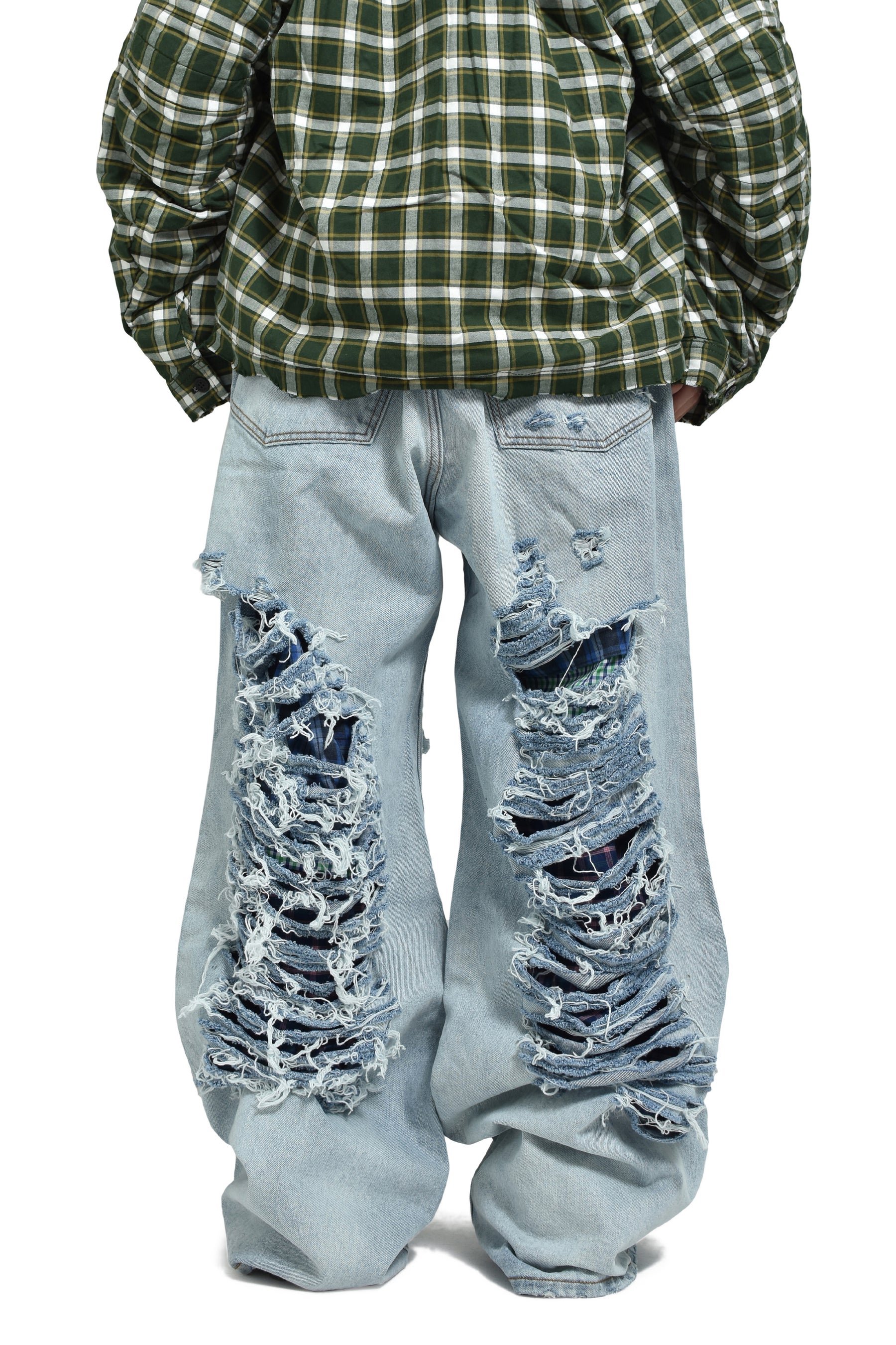 DISTRESSED JEANS / DENIM