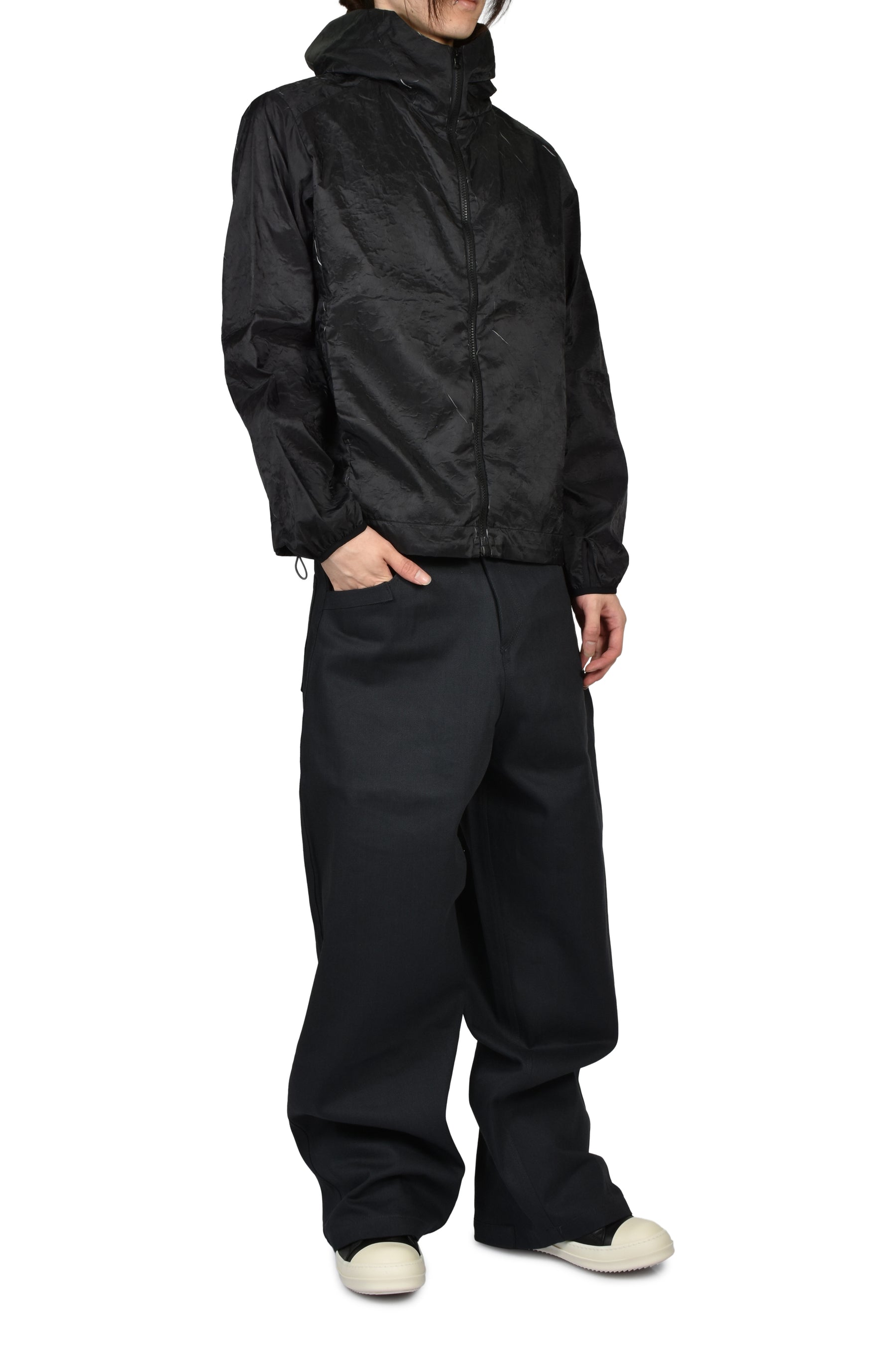 INVERTED PLEAT SHELL / BLACK