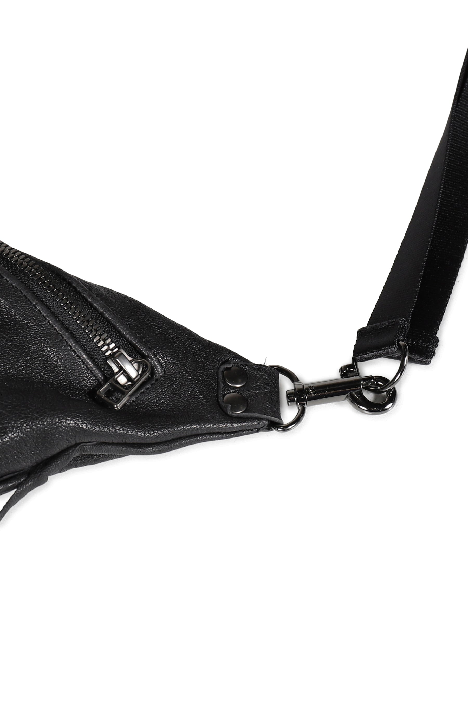BUM FLAP BAG / BLK