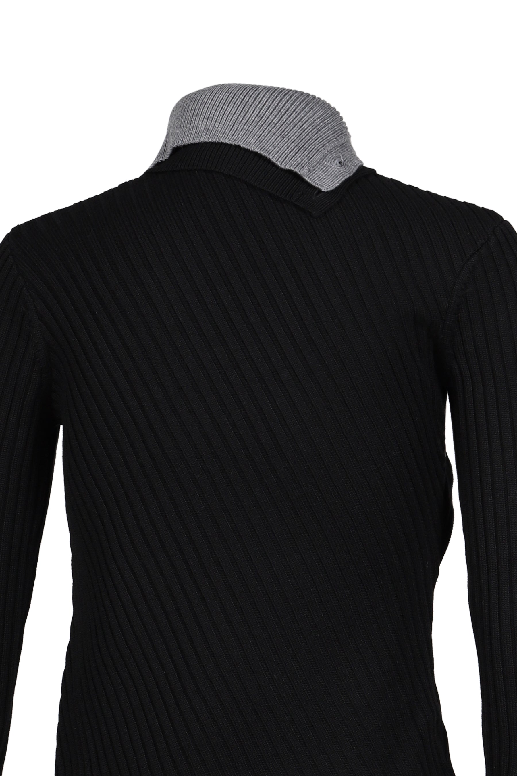 ASYMETRICAL TURTLE NECK / BLK