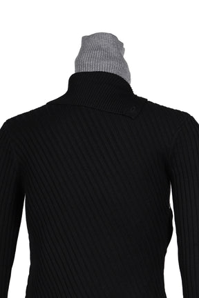 ASYMETRICAL TURTLE NECK / BLK