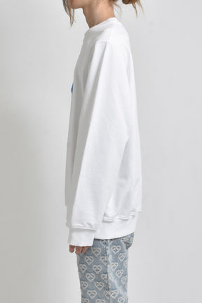 STACKED LOGO EMBROIDERED CHENILLE SWEATSHIRT / WHT