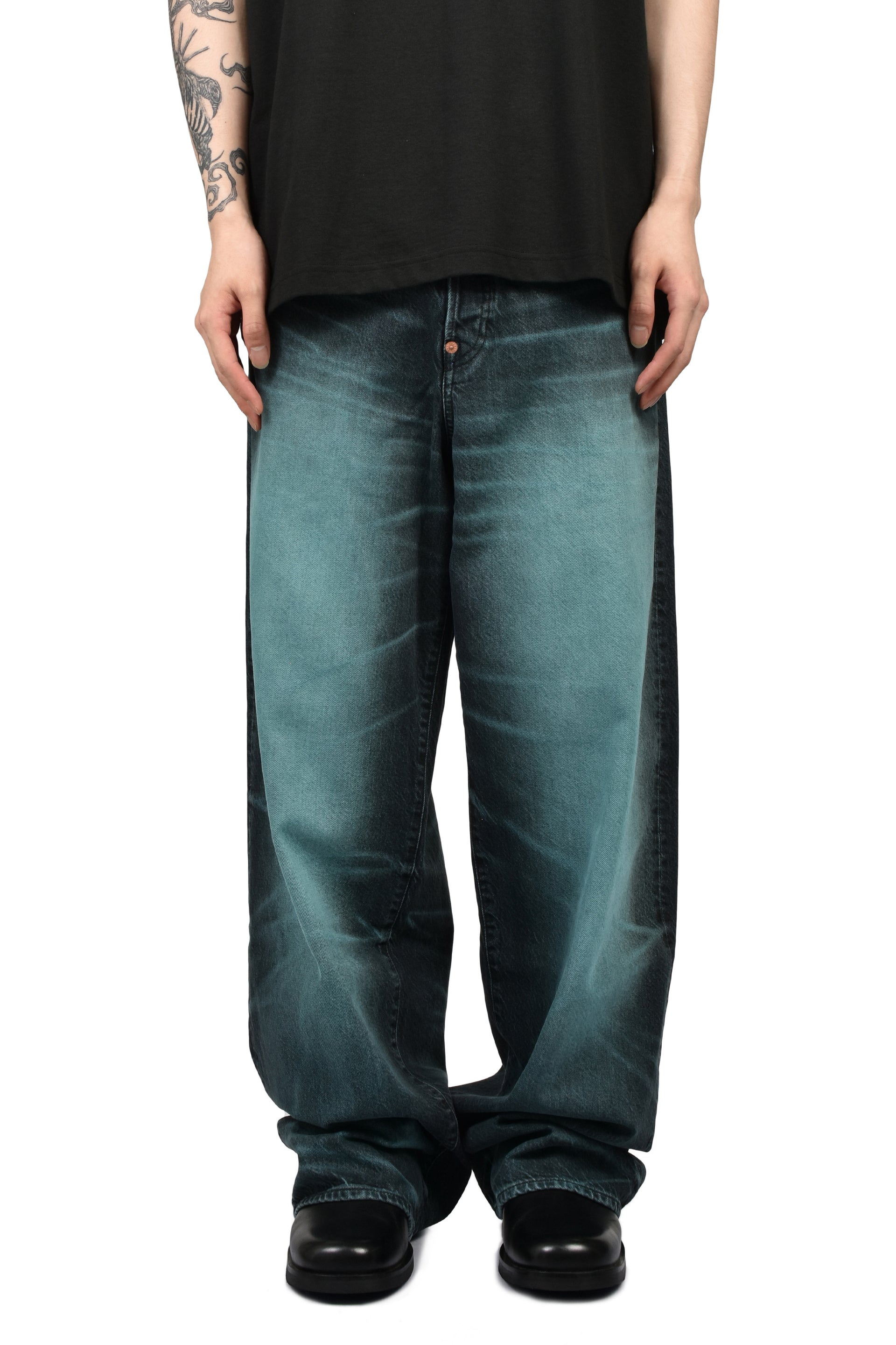 TURN UP WIDE FIT JEANS / GLACIER