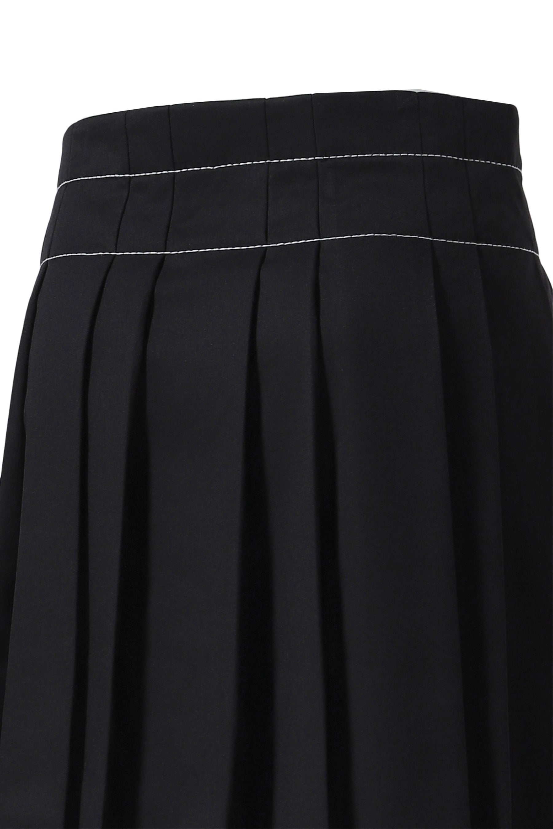 PLEATED WRAP SKIRT / BLACK BLK