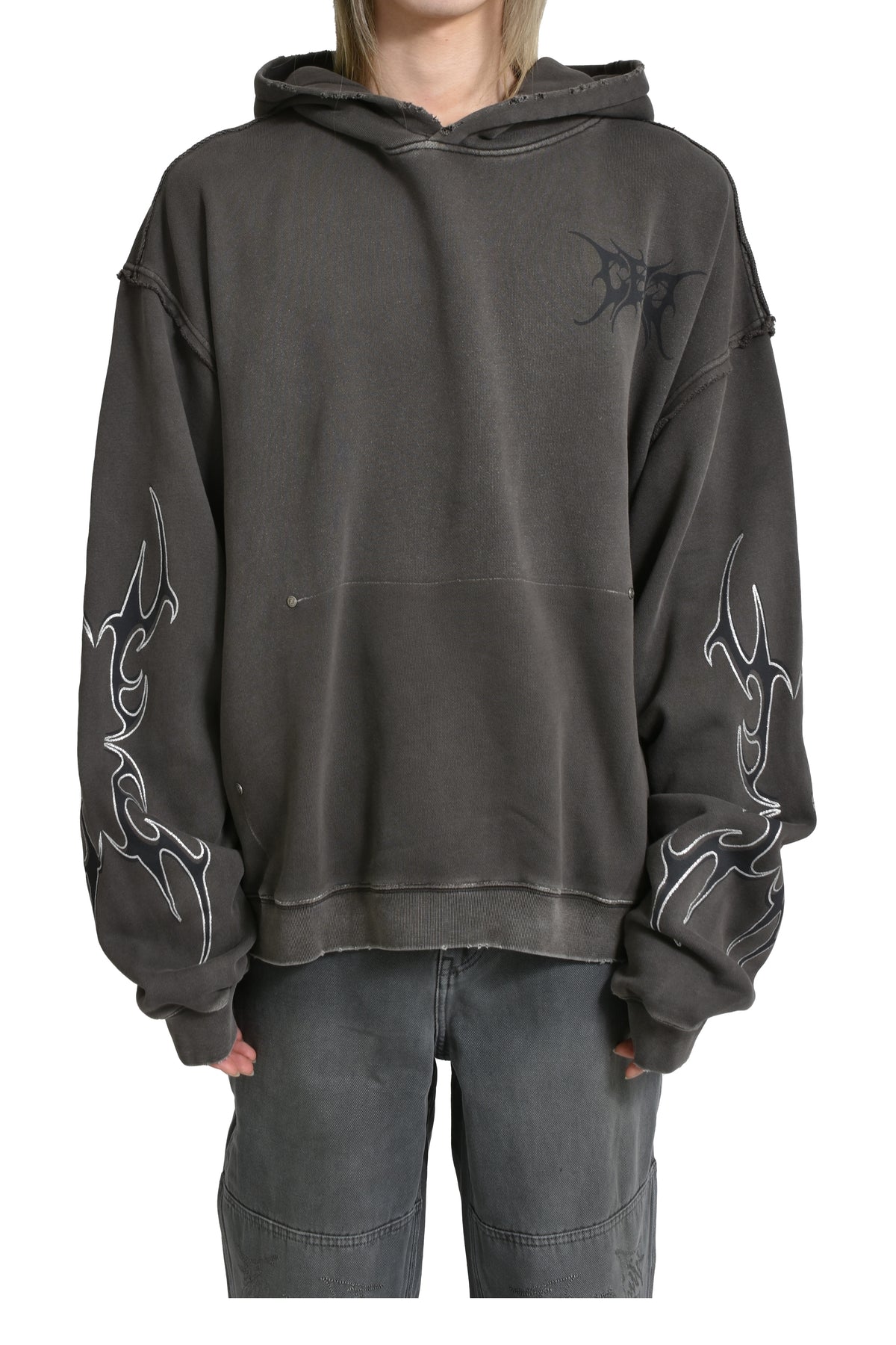 LAYERED LOGO DISTRESSED HOODIE / BLK