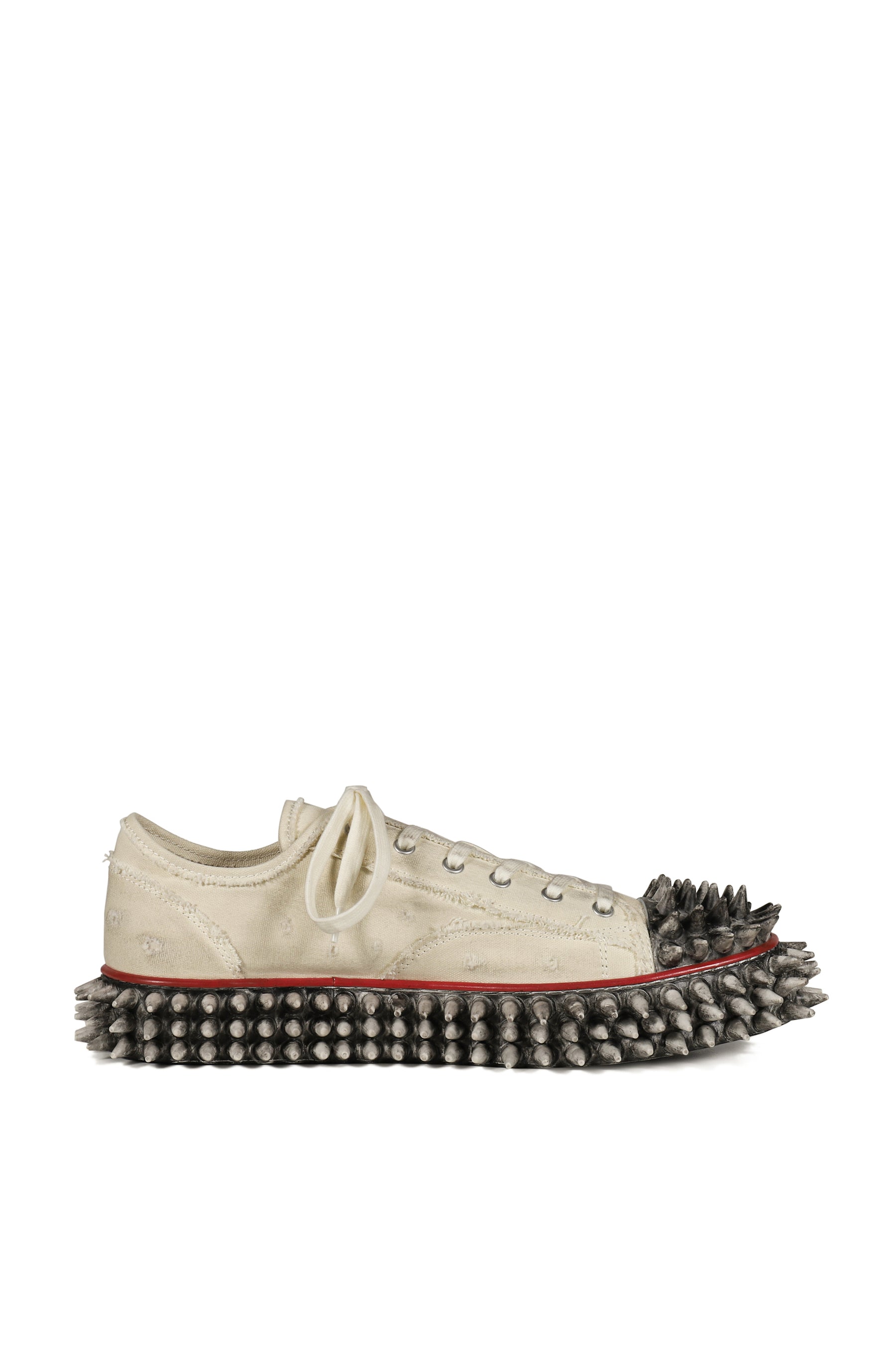 DIRTY SPIKE TOE CAP CANVAS SNEAKER / WHT