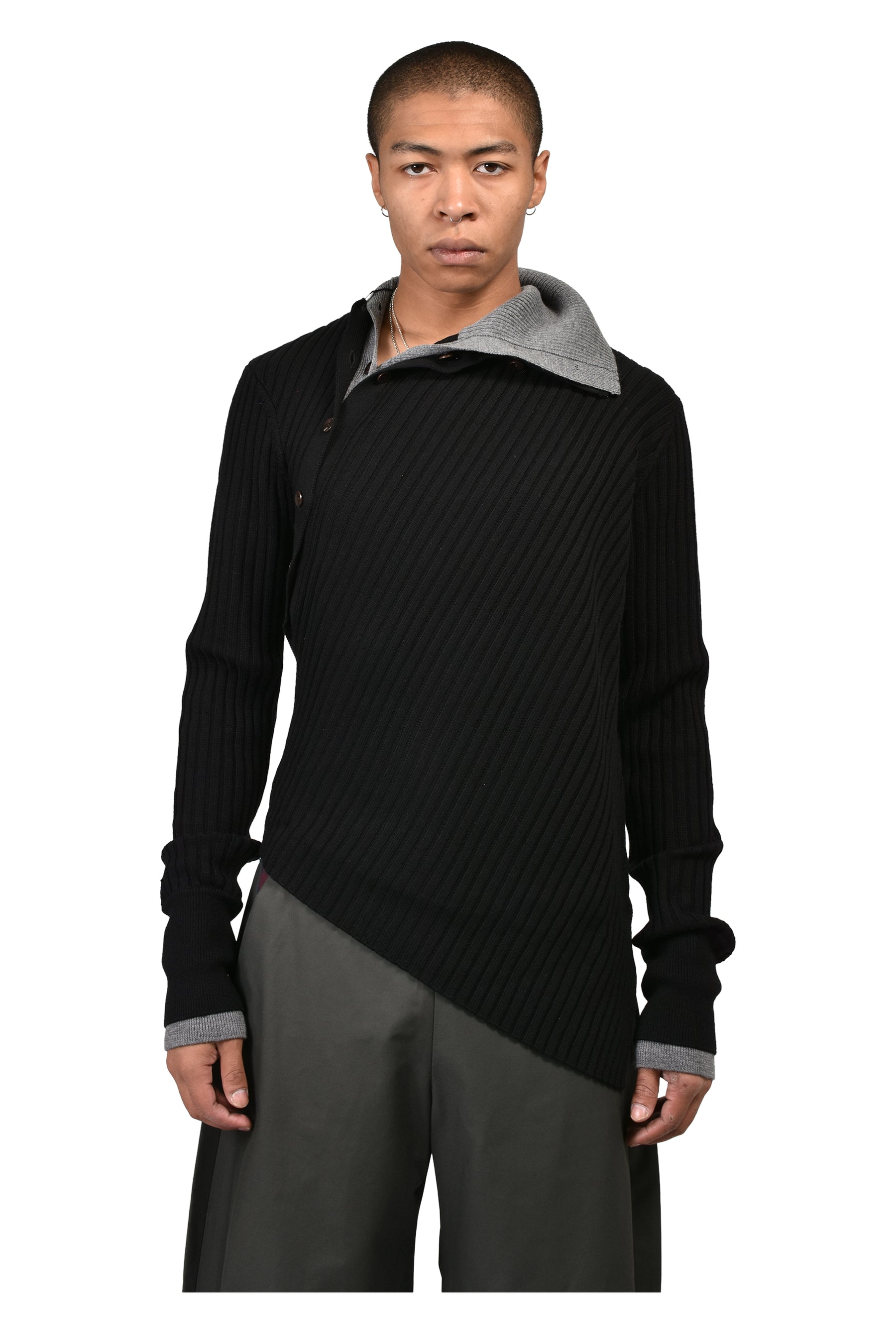 ASYMETRICAL TURTLE NECK / BLK