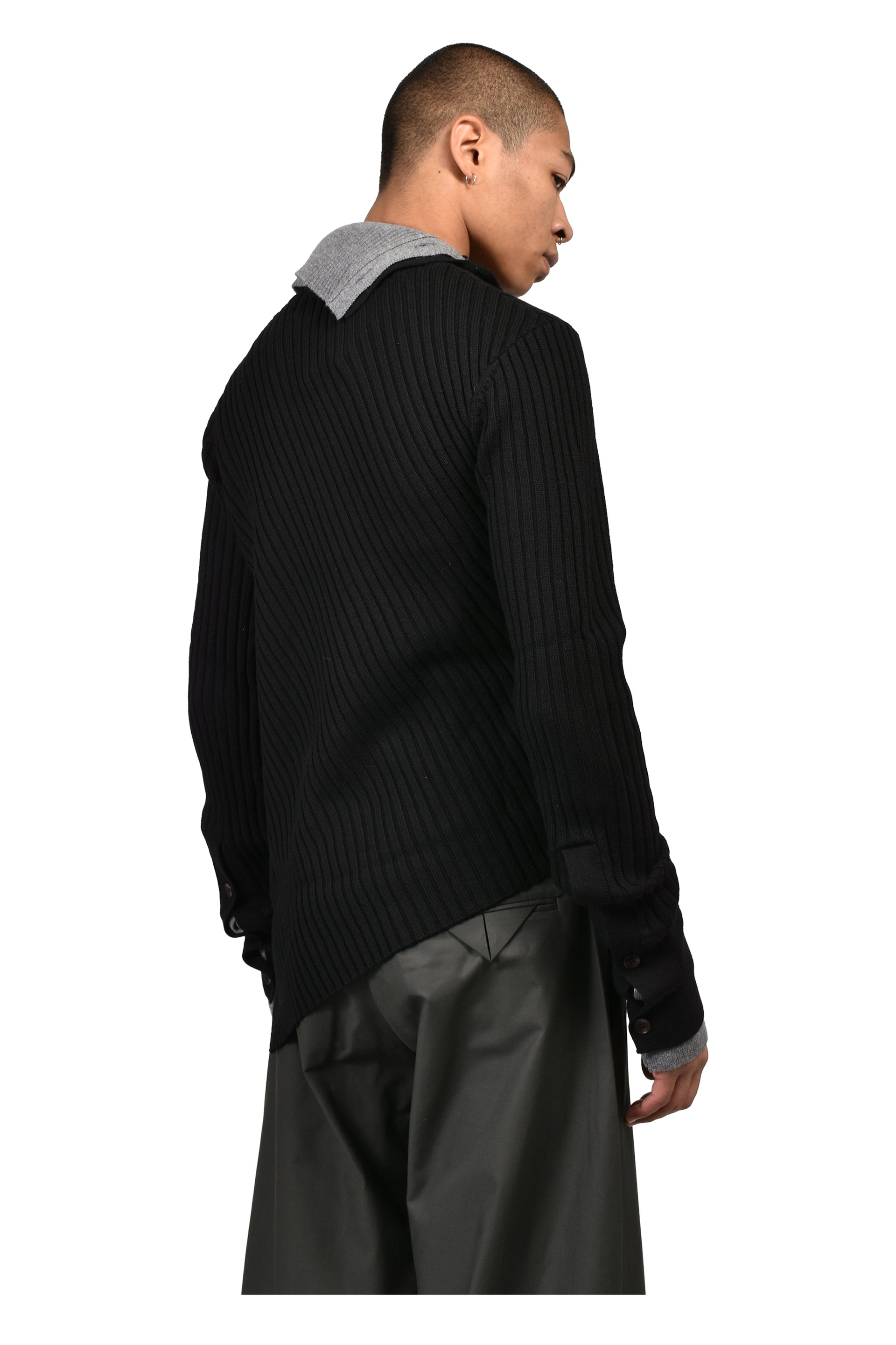 ASYMETRICAL TURTLE NECK / BLK
