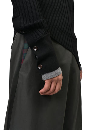 ASYMETRICAL TURTLE NECK / BLK