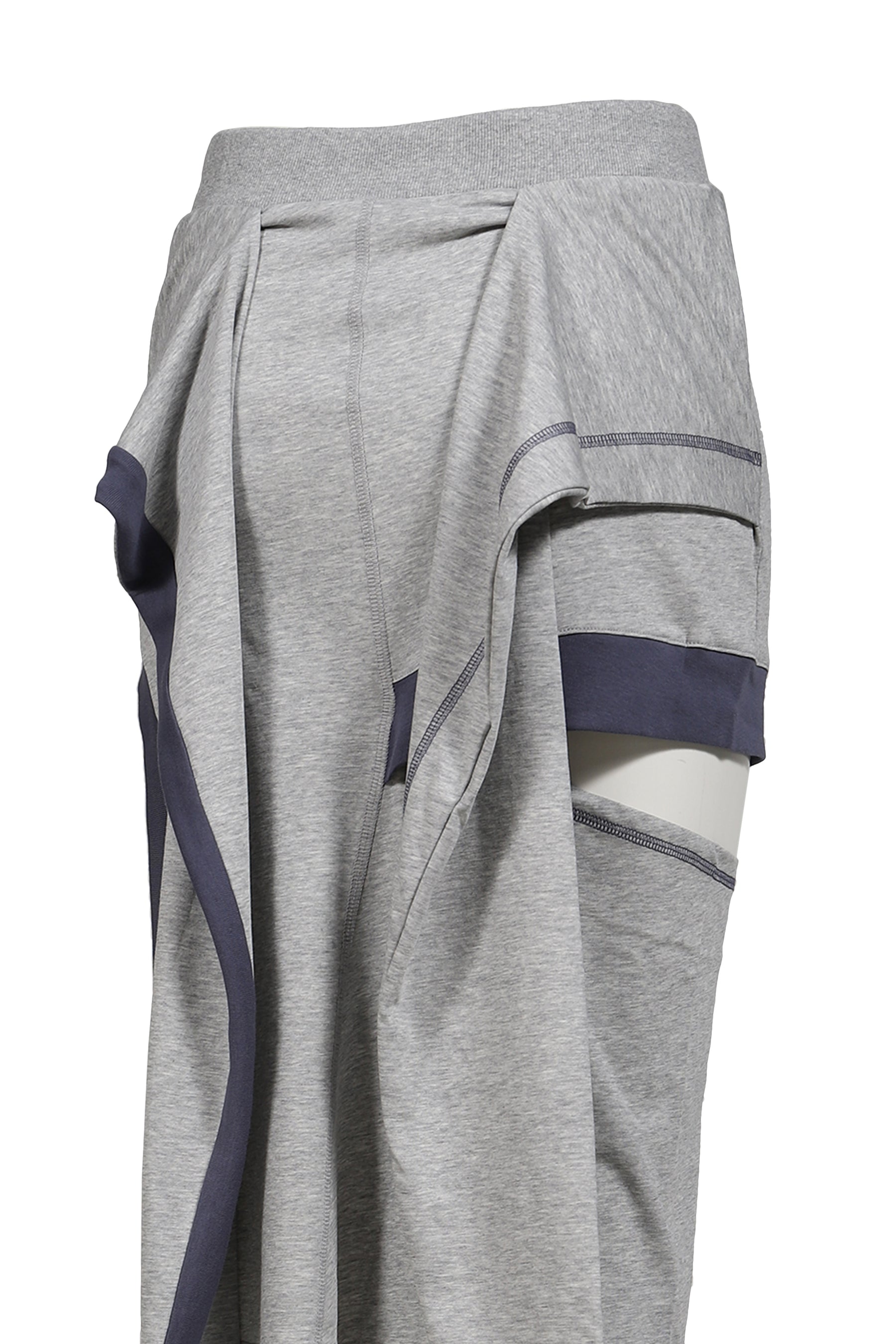 COLOR BLOCK PANEL CUTOUT SKIRT / GRY