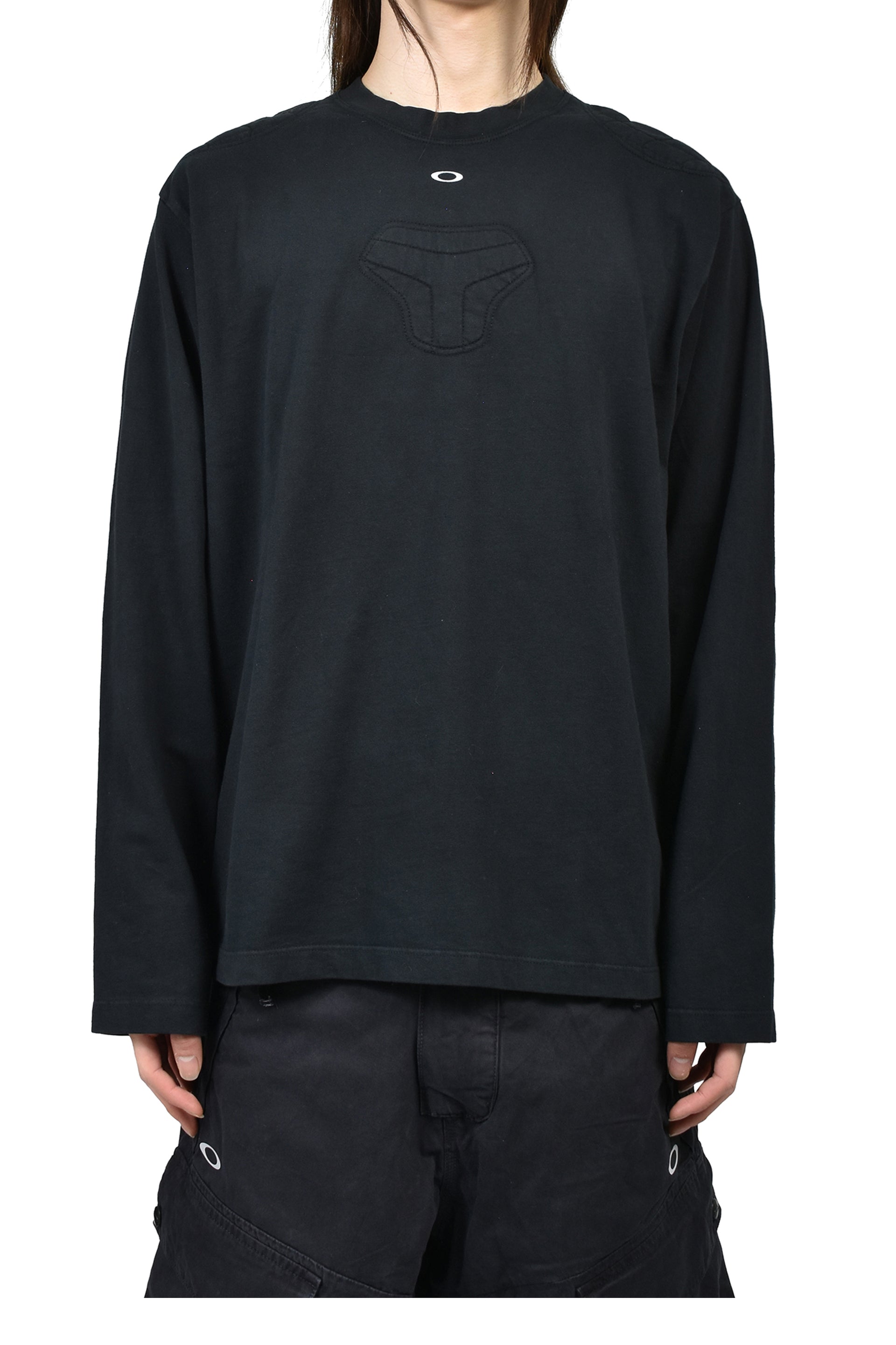 PADDED LONG SLEEVE T-SHIRT / BLK