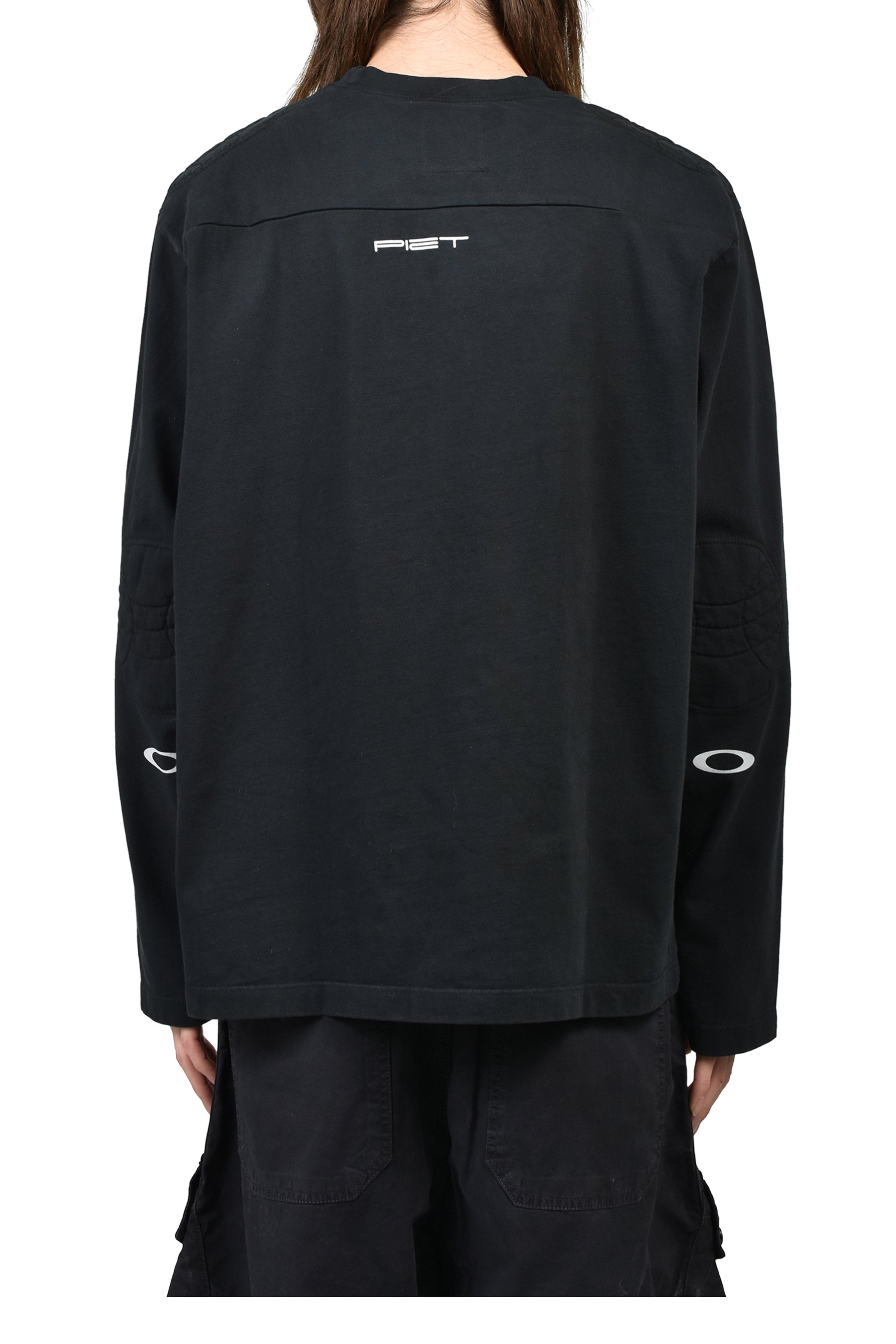 PADDED LONG SLEEVE T-SHIRT / BLK
