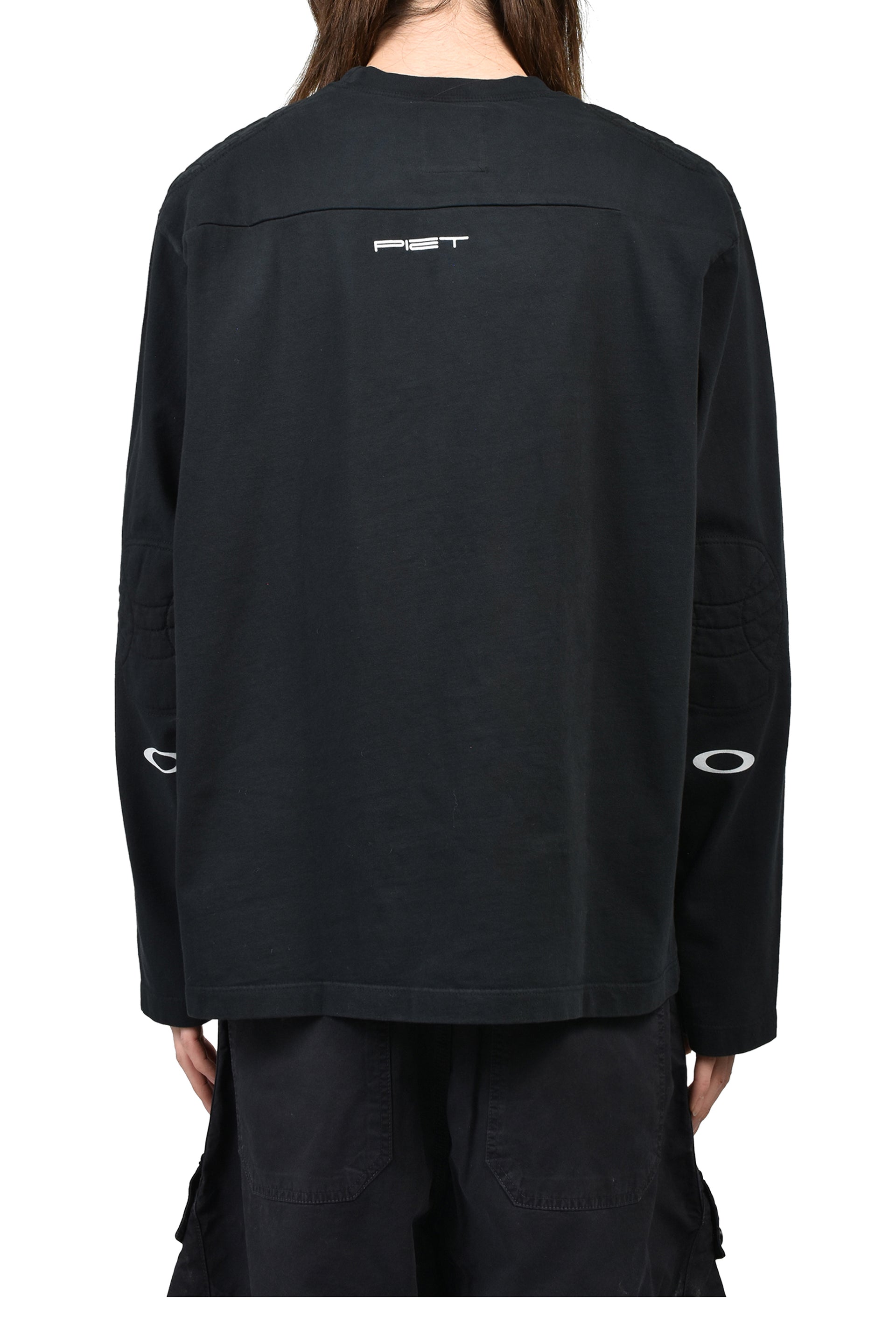 PADDED LONG SLEEVE T-SHIRT / BLK