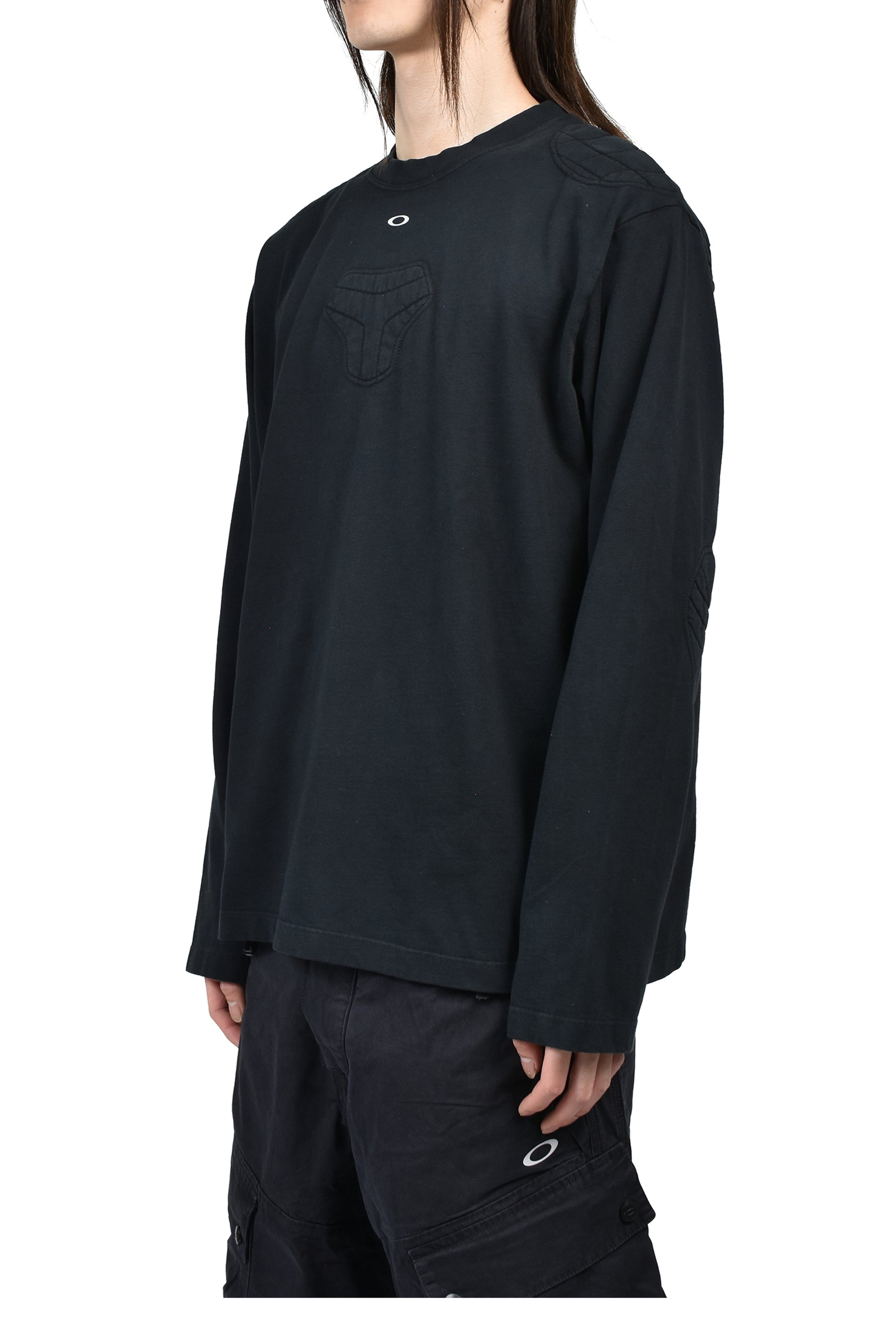 PADDED LONG SLEEVE T-SHIRT / BLK