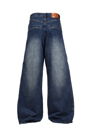 PLEATED JEANS / DENIM DARK WASH