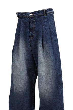 PLEATED JEANS / DENIM DARK WASH