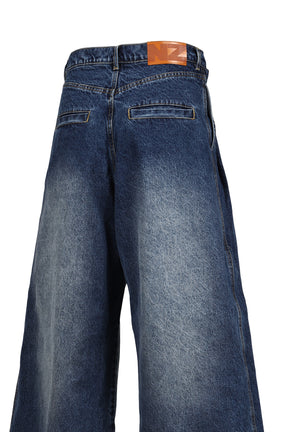 PLEATED JEANS / DENIM DARK WASH